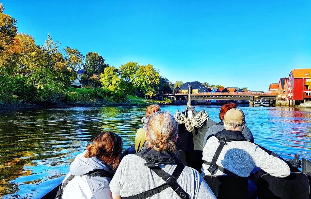 group frøya river houses green blue sky landscape.jpg