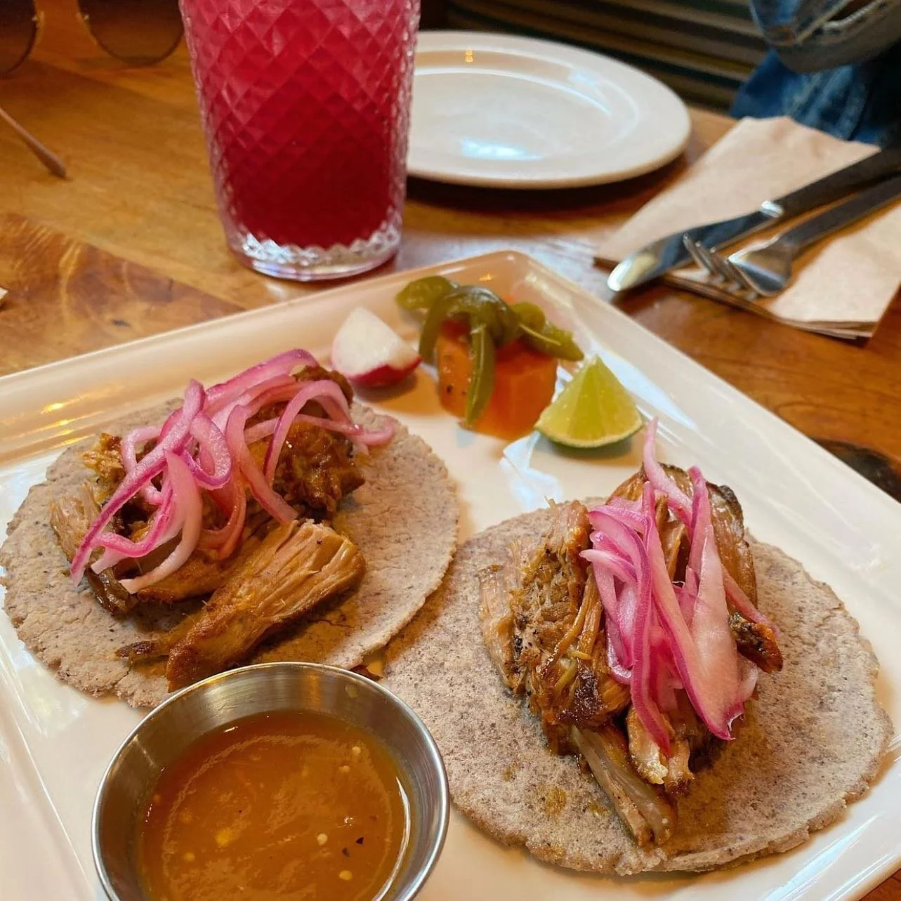 Taco time! Come and get it 🌮
.
.
.
.
📷: @jchin.eats #tacos #mexicanfood #tacotime #salsa #aguafresca #margarita #sfeats #eeeeeats #sffoodie #sfrestaurants