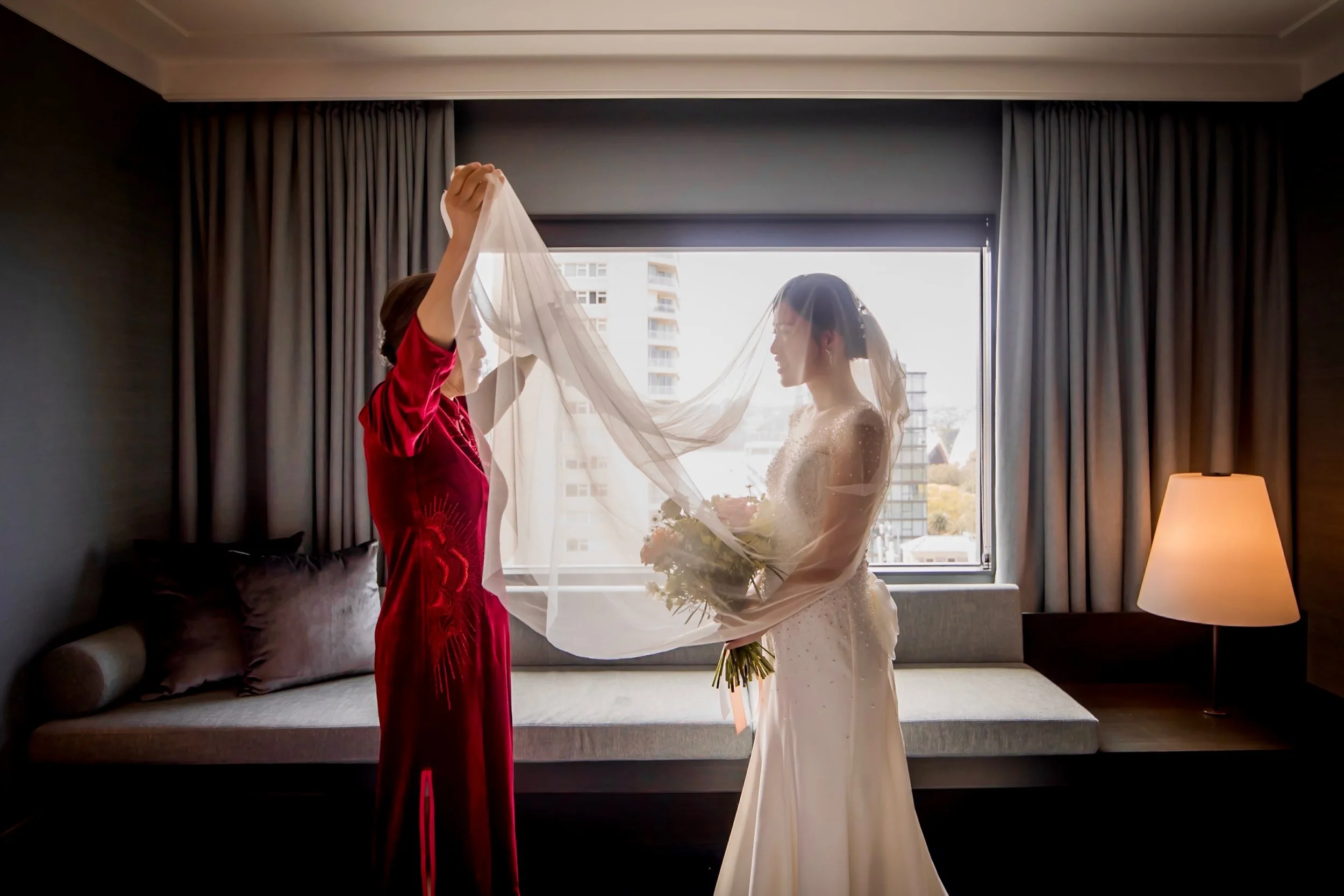 Some of the most meaningful &ldquo;first looks&rdquo; aren&rsquo;t always between bride and groom&hellip;

At the InterContinental Sydney, there was this quiet moment in the hotel room where everything slowed down. The bride stood there getting ready