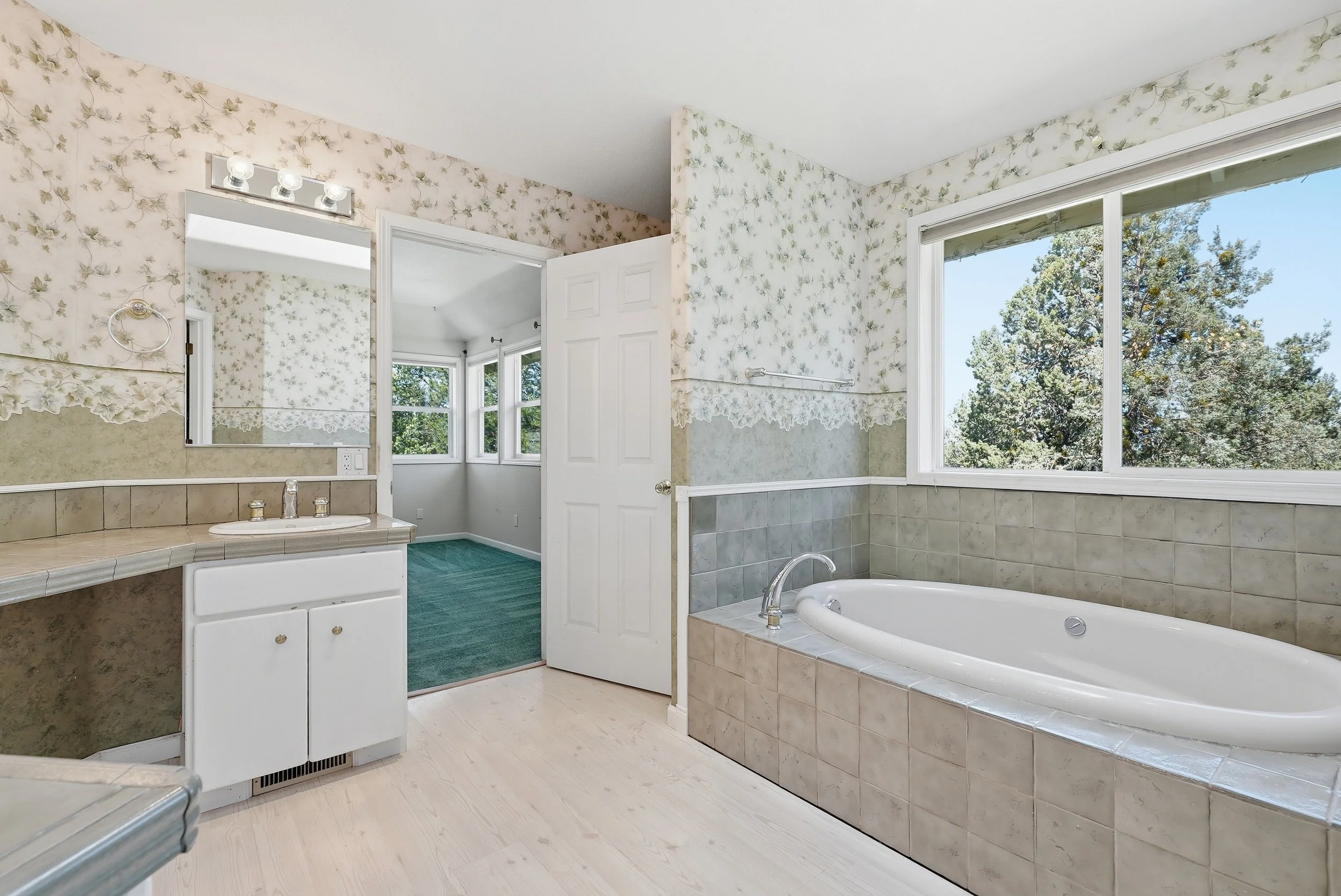 primary bathroom 1.jpg