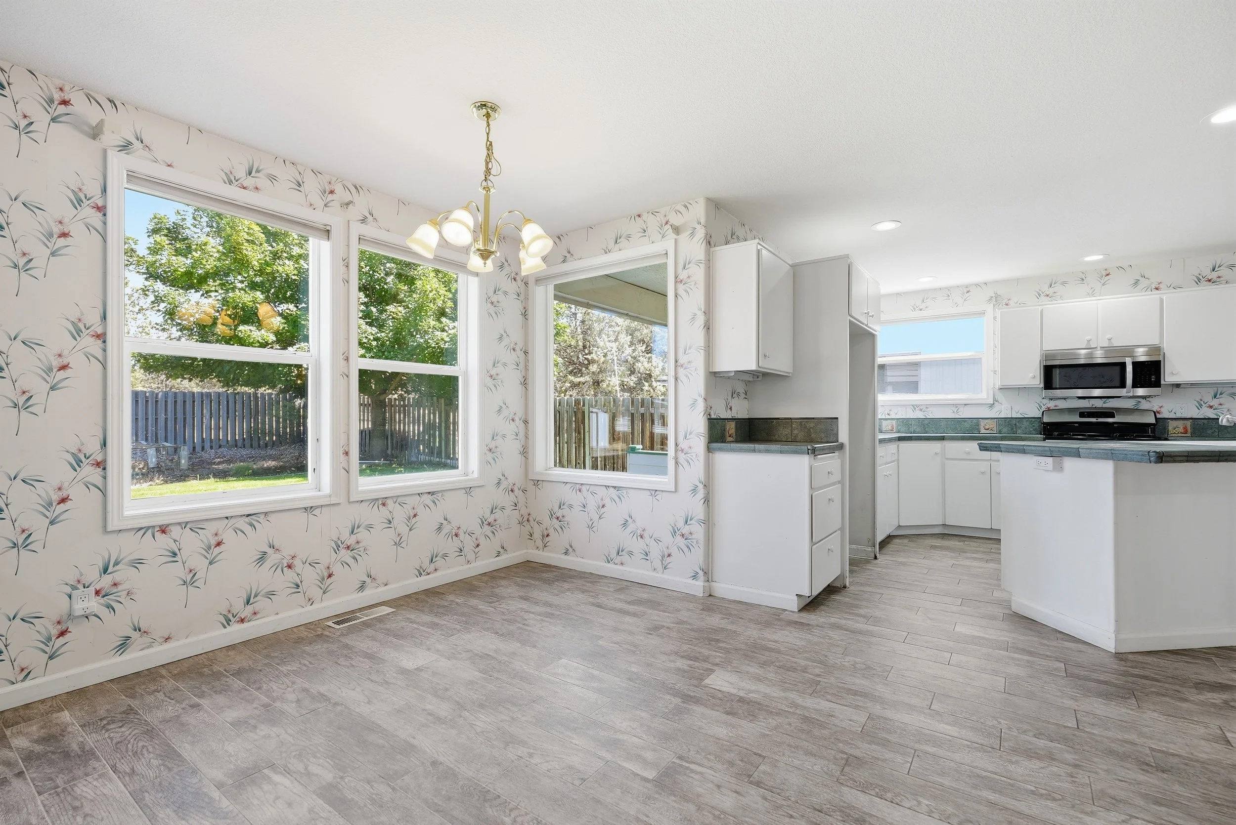 breakfast nook.jpg