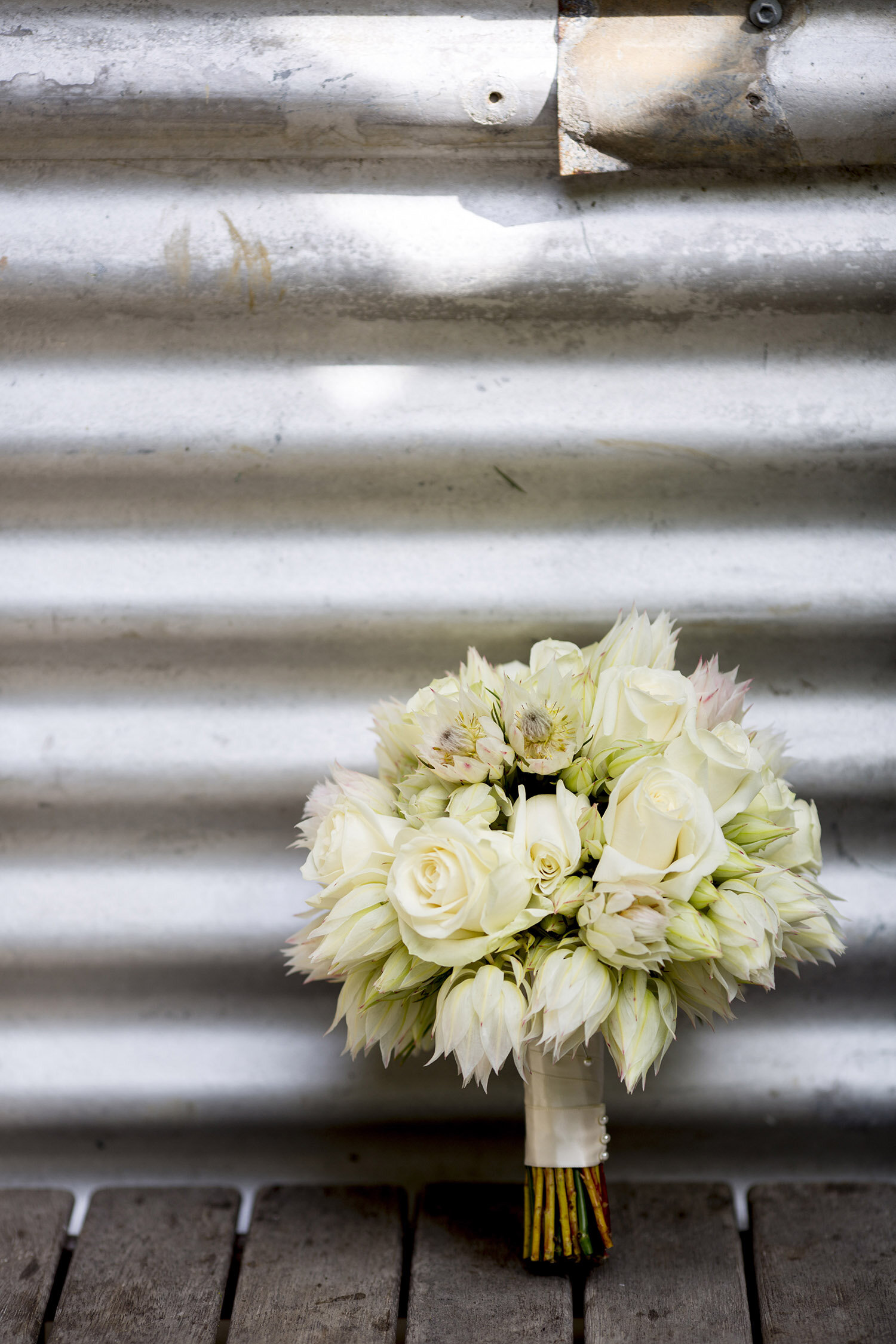 white-roses-bridal-bouquet.jpg