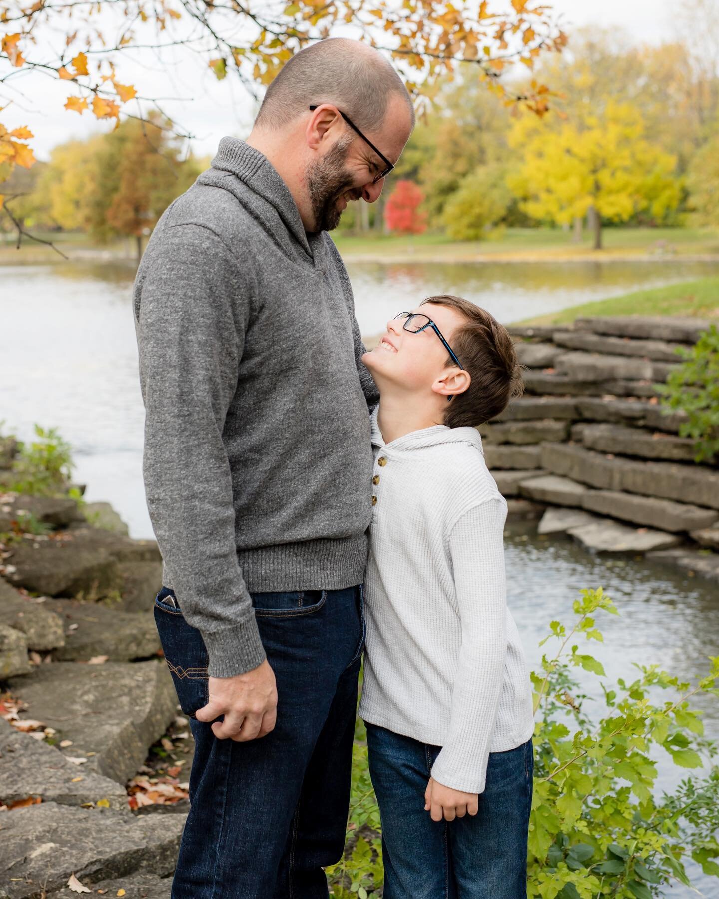 Father son moments 🤍 Anxiously awaiting the cool temps later this week 🍁Currently booking for Fall - reach out to schedule a session!
