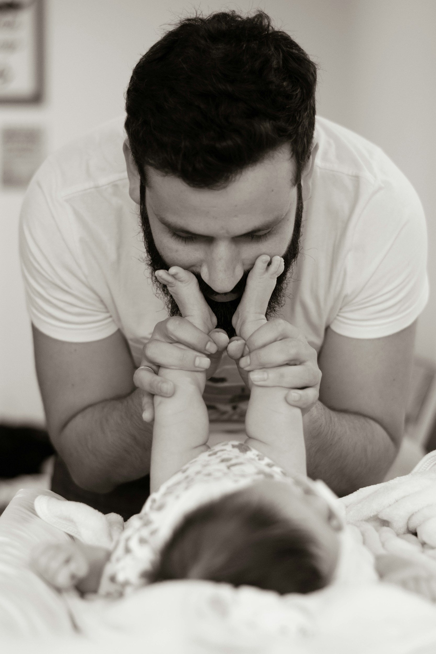 Hands-On Fatherhood: The Benefits of Baby Massage for Dads