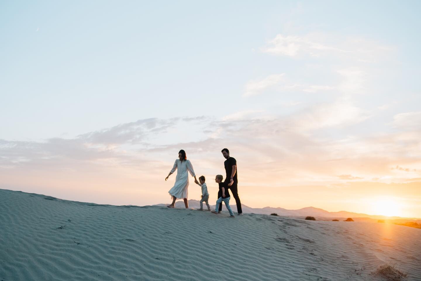Sunset walks along the sandy ridge are what dreams are made of.😍 I love trying out new locations with my clients, and this one was no different. This cute family is always down for an adventure! We missed a turn on the way to the sand dunes but we w