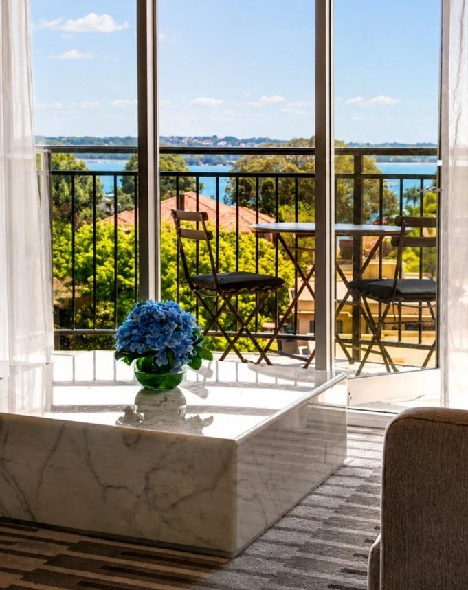 Signature suites, poolside views and intimate corners await at @intercontinentaldoublebay.

#InterContinentalDoubleBay #DoubleBay #DoubleBayHotel #SydneyHotel #SydneyLuxury #PoolsideViews #CosmopolitanCentre