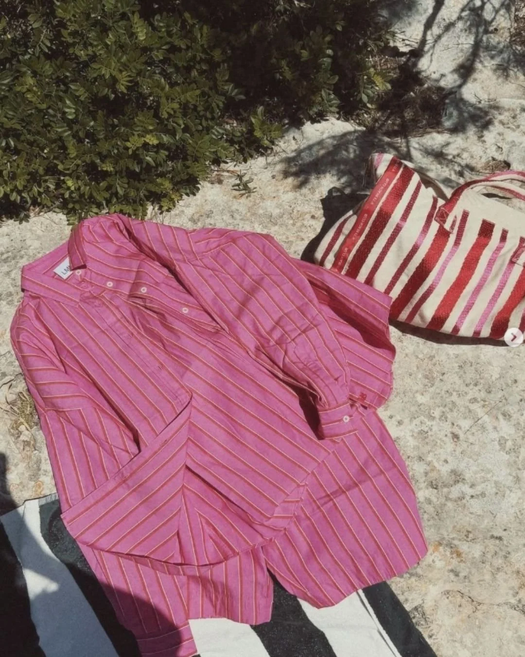 Considered pieces built to last past the season. Shop @lmnd.shop's range in store at Cosmopolitan Centre.

#CosmopolitanCentre #DoubleBay #LMND #ResortWear #ShirtEdit #SydneyStyle