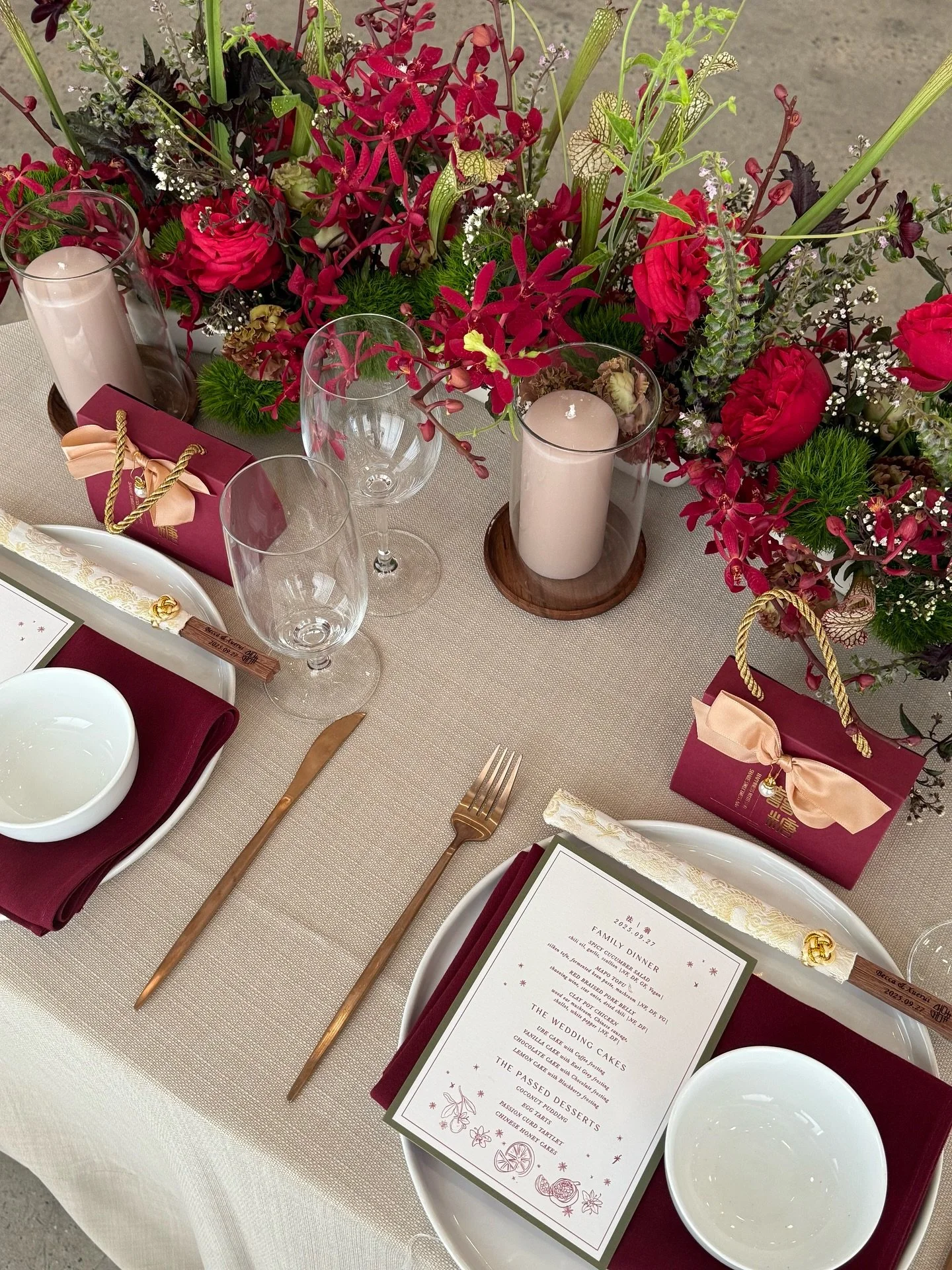 Tablescape reception views for B & X. Layers on layers of intentional choices and a balanced combination of imported product (Aka the most incredible orchids) and local. ❤️