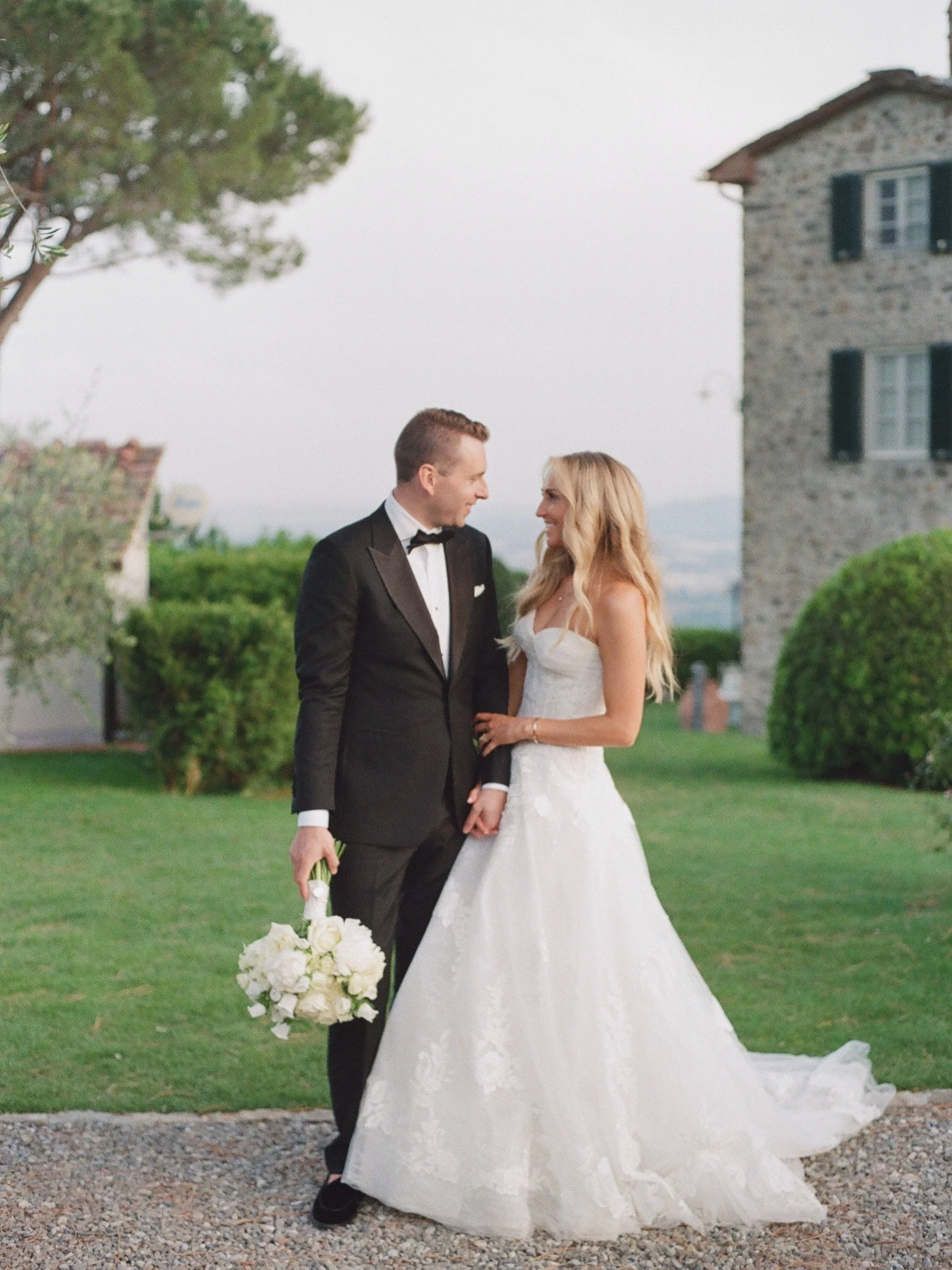 Nicole + Brennan at sunset on their wedding day on film ✨🤍

In awe of how these portraits turned out! Shot on my Pentax K1000 and Portra 400 film stock scanned by @richardphotolab 

venue @casaledepasquinelli 
dress @watters 
veil @etsy
shoes @badgl