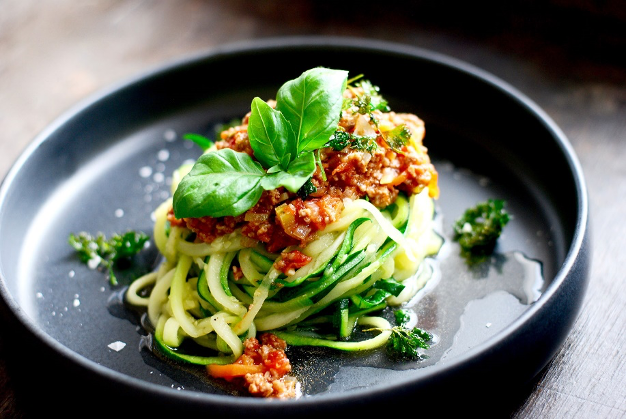Vecka 2 - Zoodles med köttfärssås och friterad persilja&nbsp;