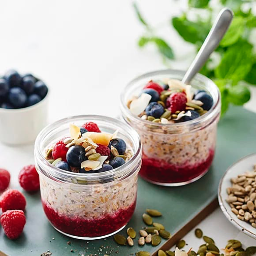 Vecka 5 - Over night oats med hallon och chiafrön.