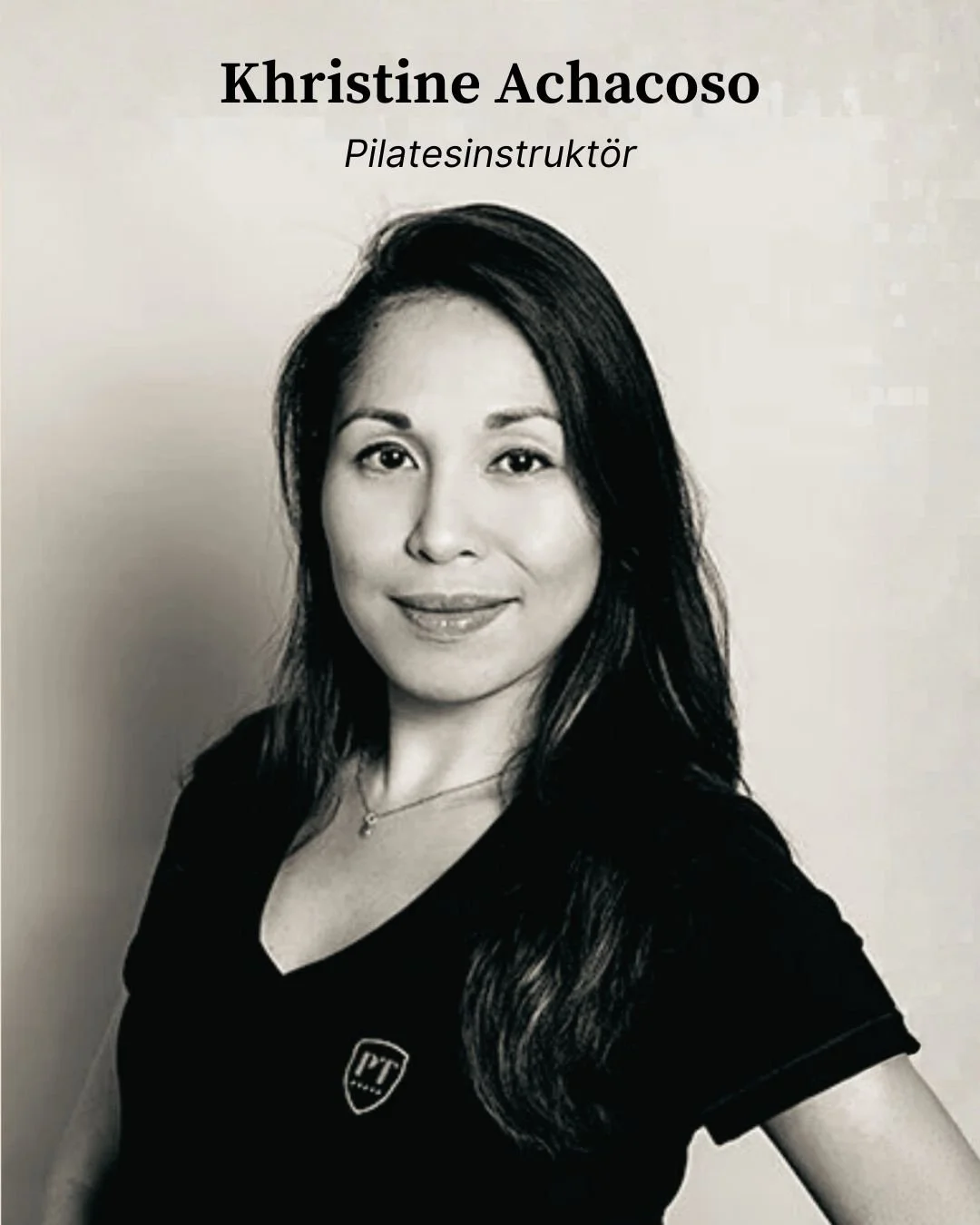 &Auml;ntligen &auml;r @pilates_khristine tillbaka hos oss!😍

Hon h&aring;ller ett begr&auml;nsat antal pilatesklasser n&auml;sta helg i Hov&aring;s✨Alla klasser och tider hittar du i inl&auml;gget och i appen!

Platserna &auml;r f&aring;, s&aring; t