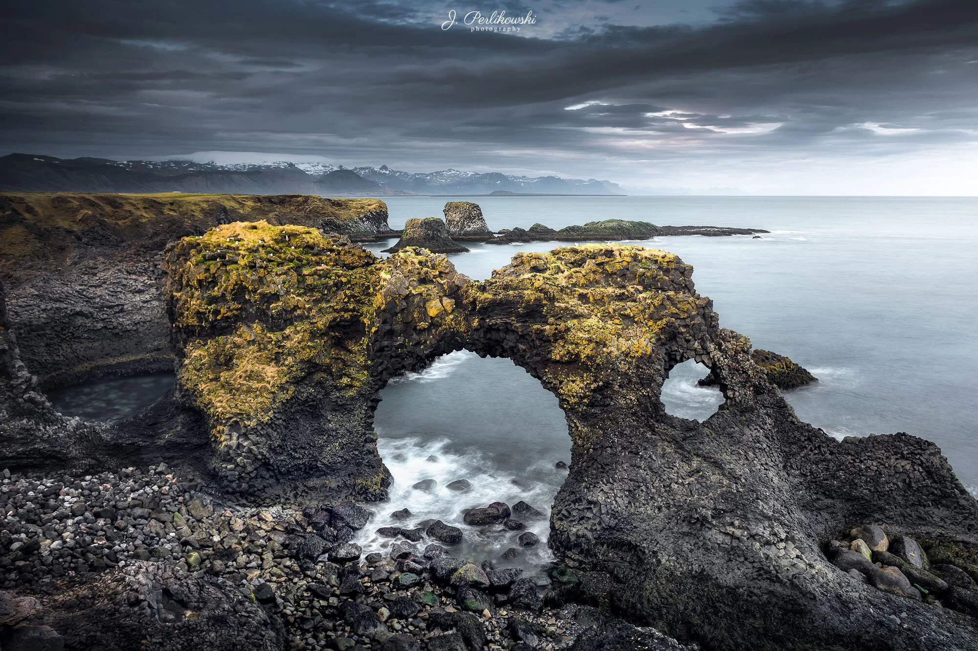 Iceland Gatklettur.jpg