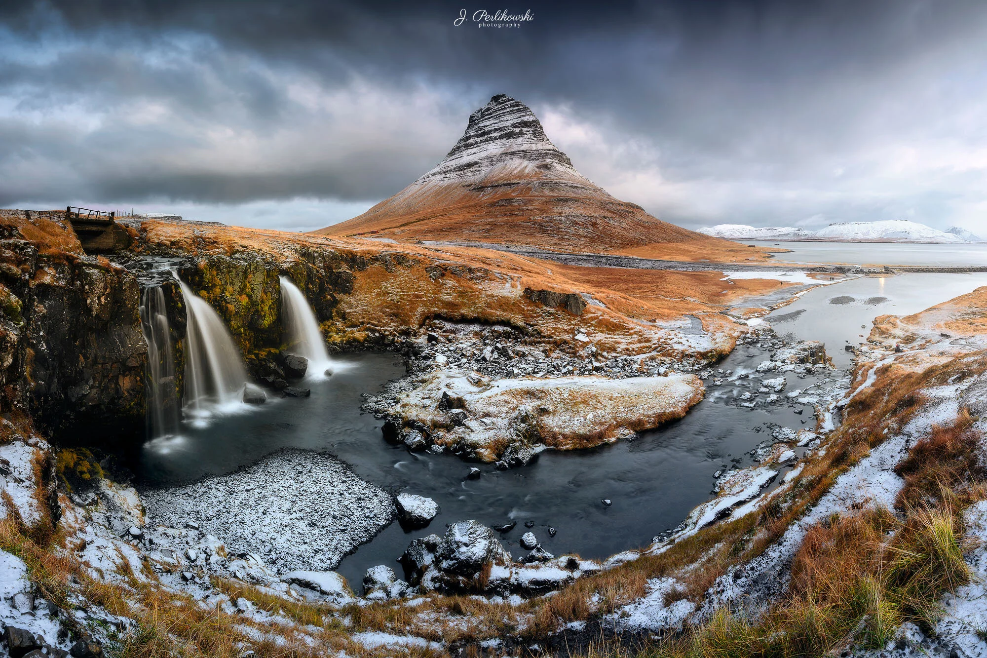 Iceland Kirkjufell atumn.jpg