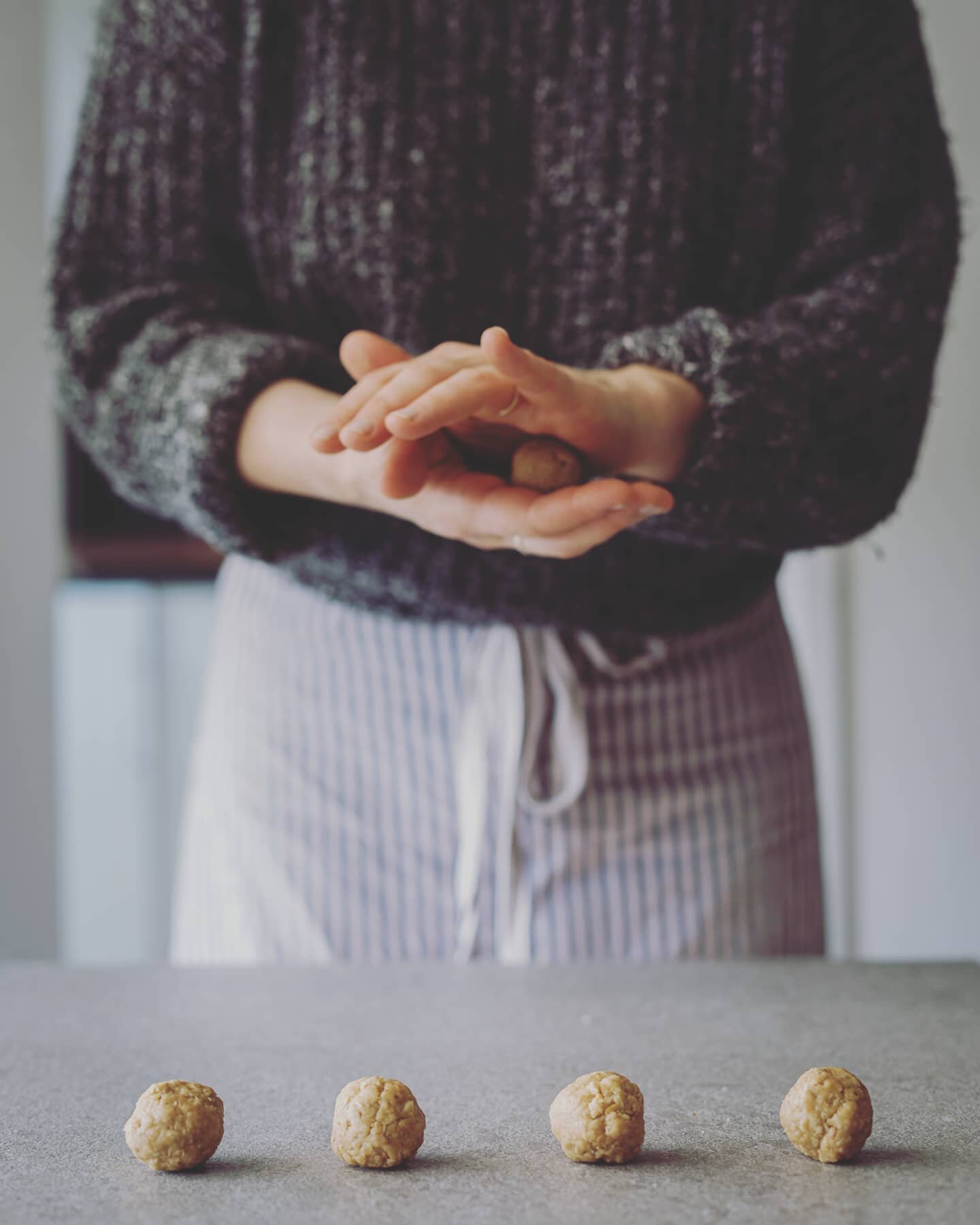 Each PB Bite is lovingly rolled by hand by our team in the kitchen. We roll out thousands of these a week to be delivered to cafes around Ireland and straight to your door. 

These little peanut butter babies have only 6 ingredients so you can be sur