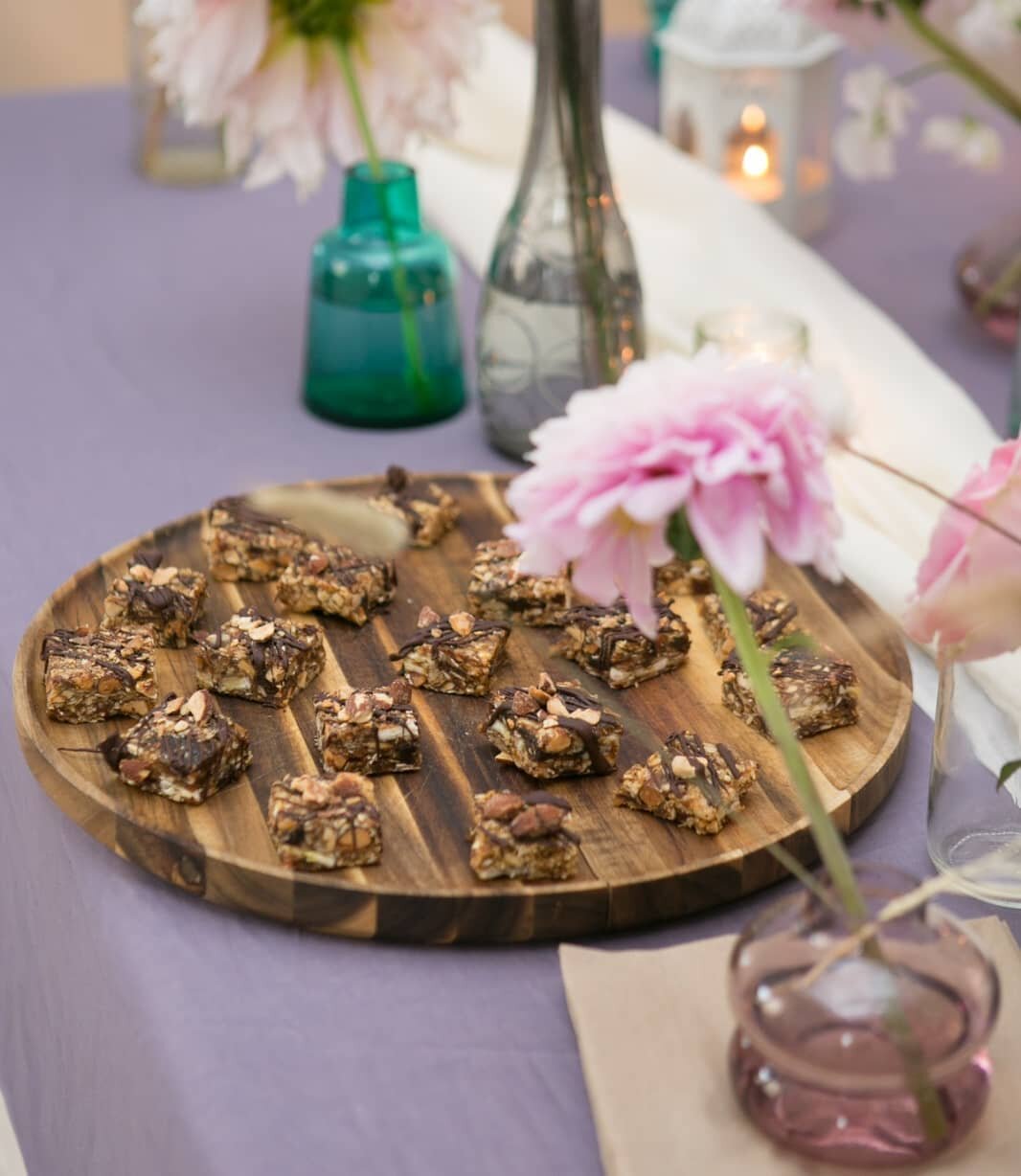 Throwing back to when we catered the launch of @reformation.ie with lots of veggie and vegan treats. Look at these little baby versions of our tracker bar 💗

What a beautiful studio filled with light and lovely people. We can't wait to get back in t