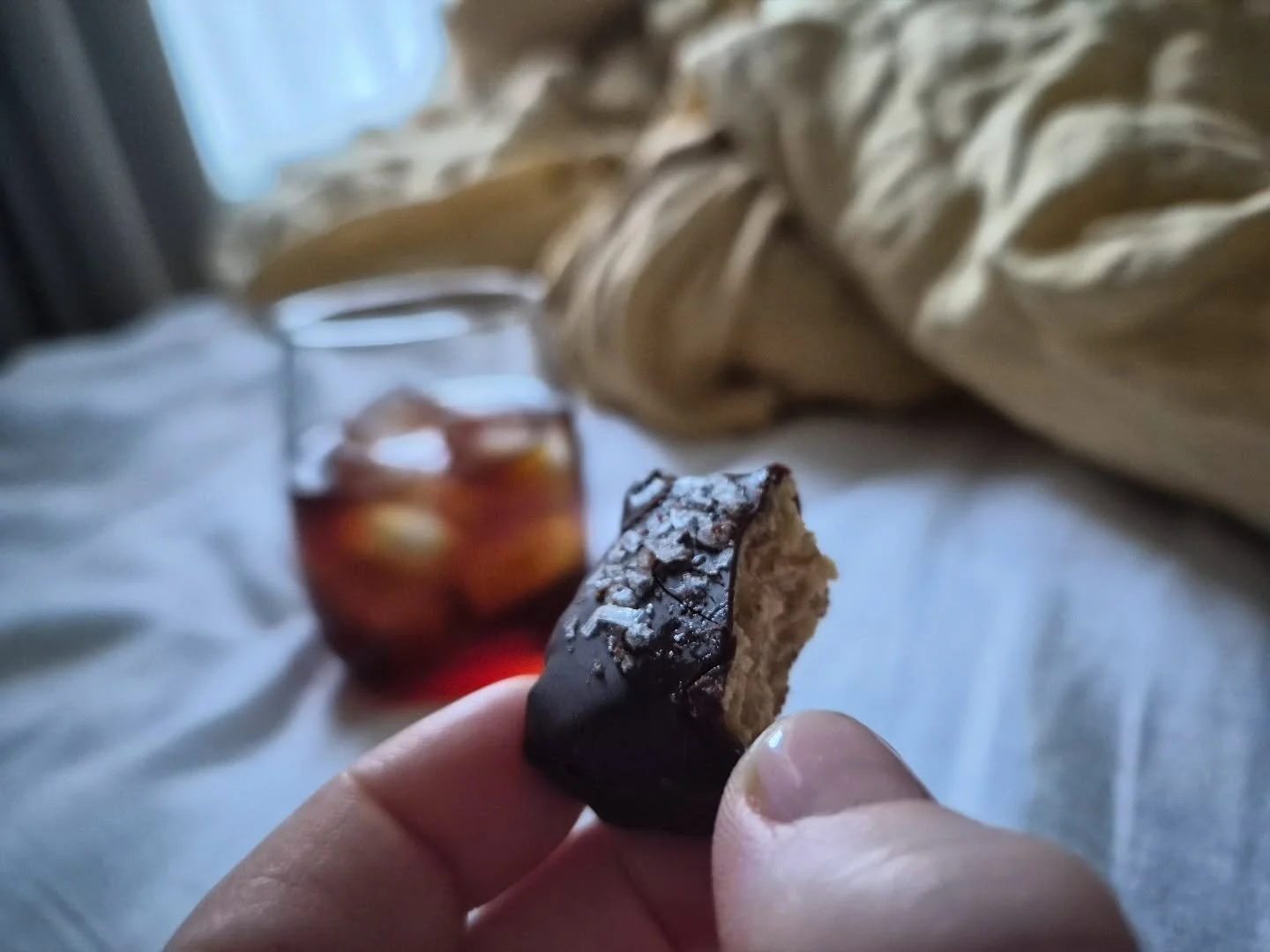 Slow Sunday mornings 🤝 PB bites in bed 

#ruafood #slowsunday #plantbasedsnacks