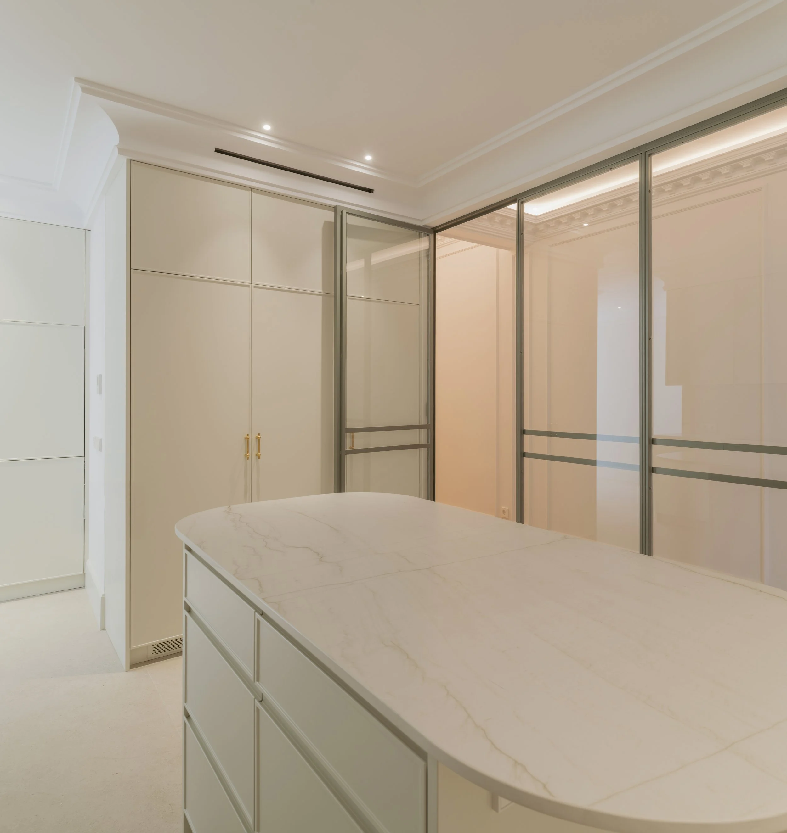 Ubicación:  Calle de los Madrazos     Superficie:  450m2  Año: 2024 Trabajo: reforma de vivienda 