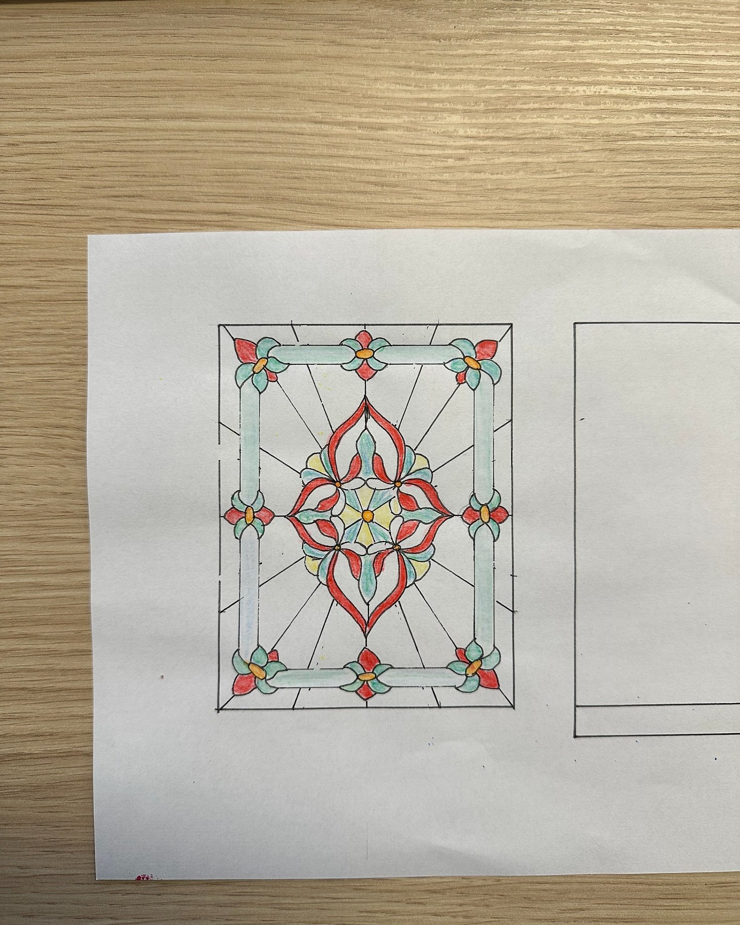 Vom Entwirf bis zum fertigen St&uuml;ck #glas #bleiverglasung #bunt #glaserin