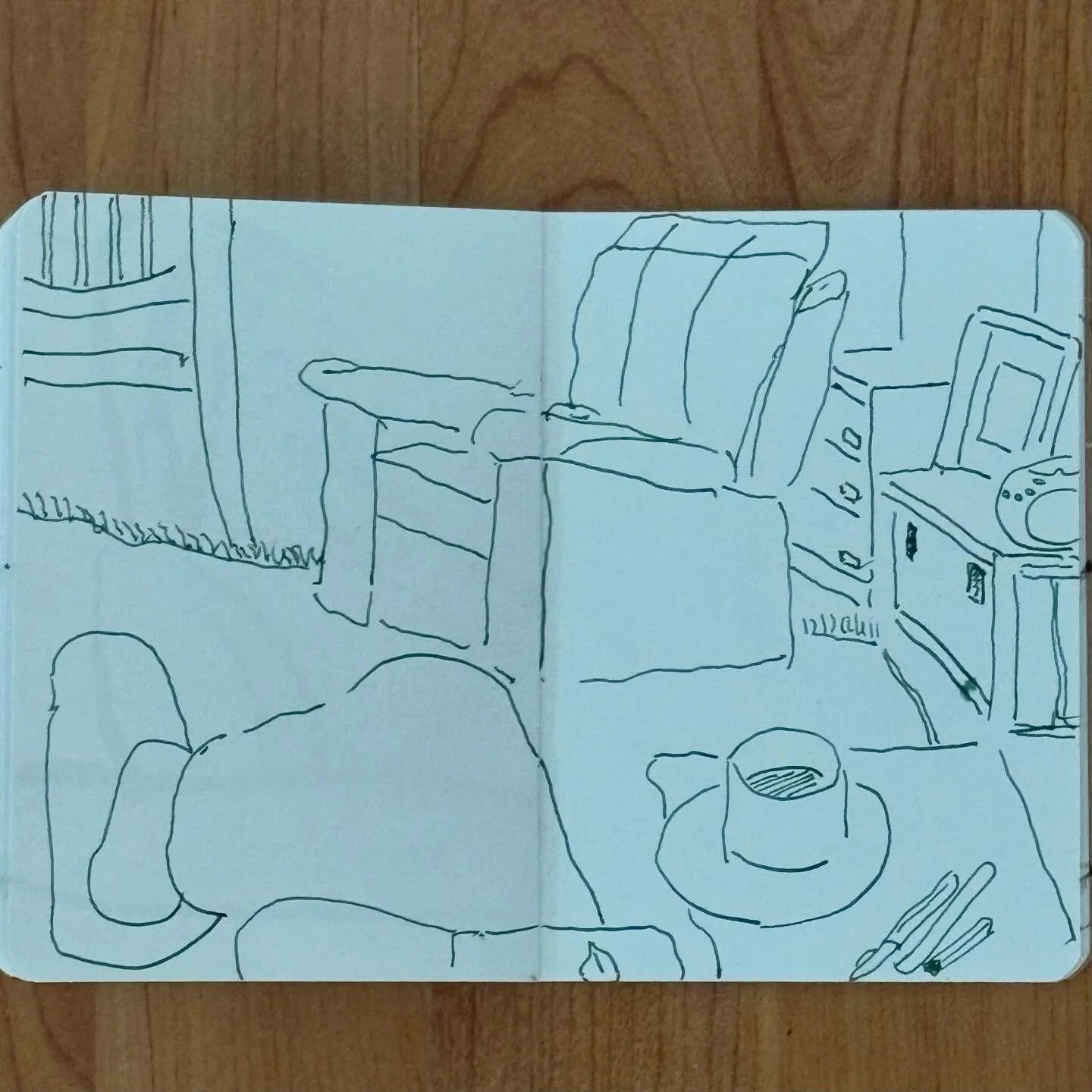 Coffee, a sketchbook, and a quiet moment ☕️✏️
.
#walktosee #goodshipillo
#sketchbook #penandink #everydaydrawing
coffeeandsketching slowdown