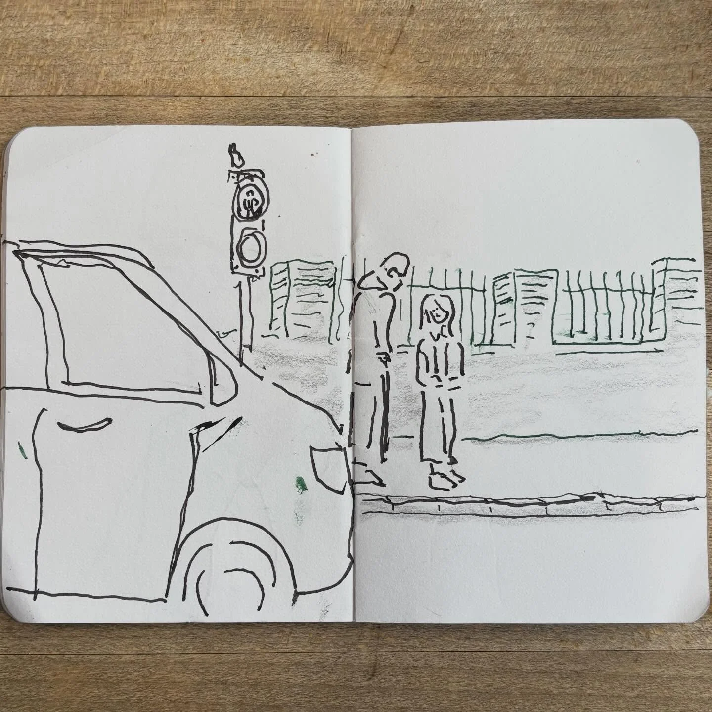 Coffee sketch @georgescafebrockley ☕️✏️
People waiting at the lights, watching the world go by.
.
#walktosee #goodshipillo #urbansketch #brockley #sketchbook