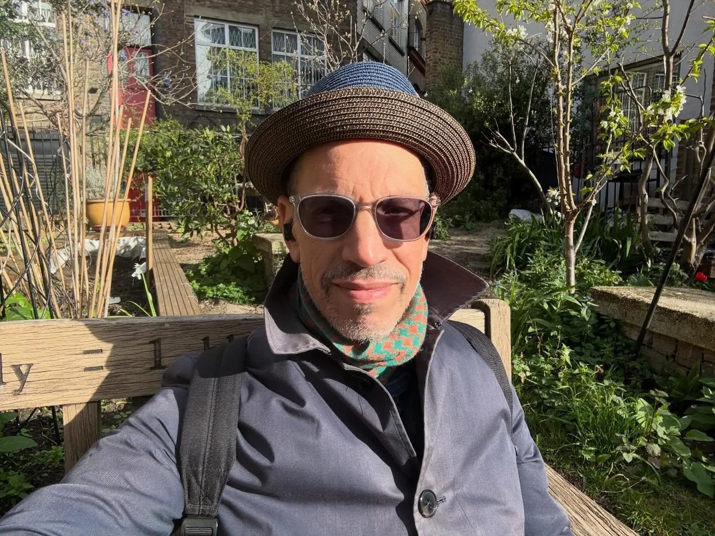 Coffee, sketchbook, and a quiet corner @maison_bertaux this morning ☕️✏️

Sat for a while drawing the street, just taking it in.

Walked through Phoenix Garden just before and came across these two&hellip; 🦊 🦊 felt like a very London kind of moment