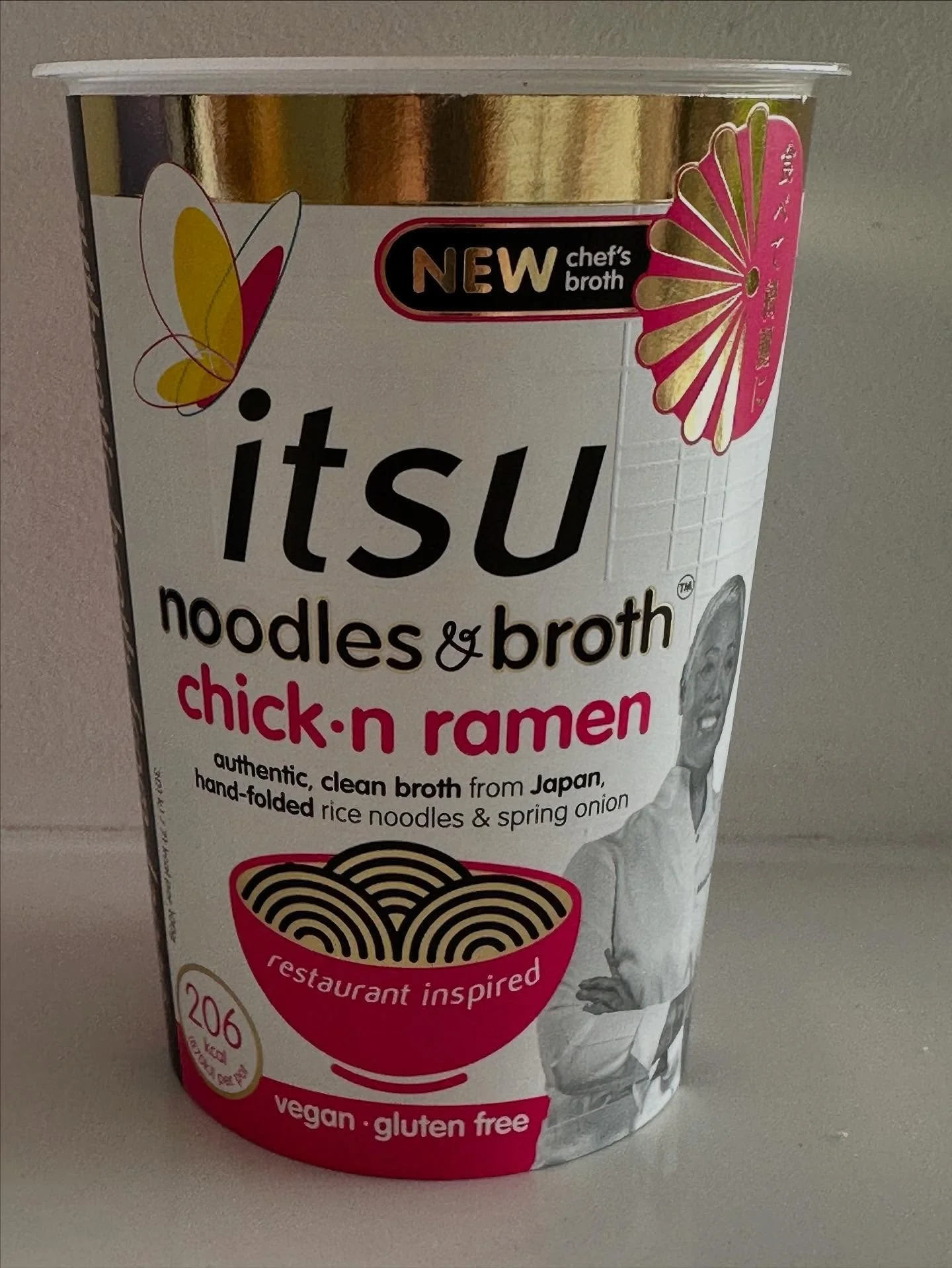 🌅Dawn of the posh pot noodle&hellip; 

A way to get some miso paste in us which might be good for gut health (thanks to potential postbiotics). 

✅It&rsquo;s quick and actually tastes really good. 
 
🥚You can bump it up to be more filling with a co
