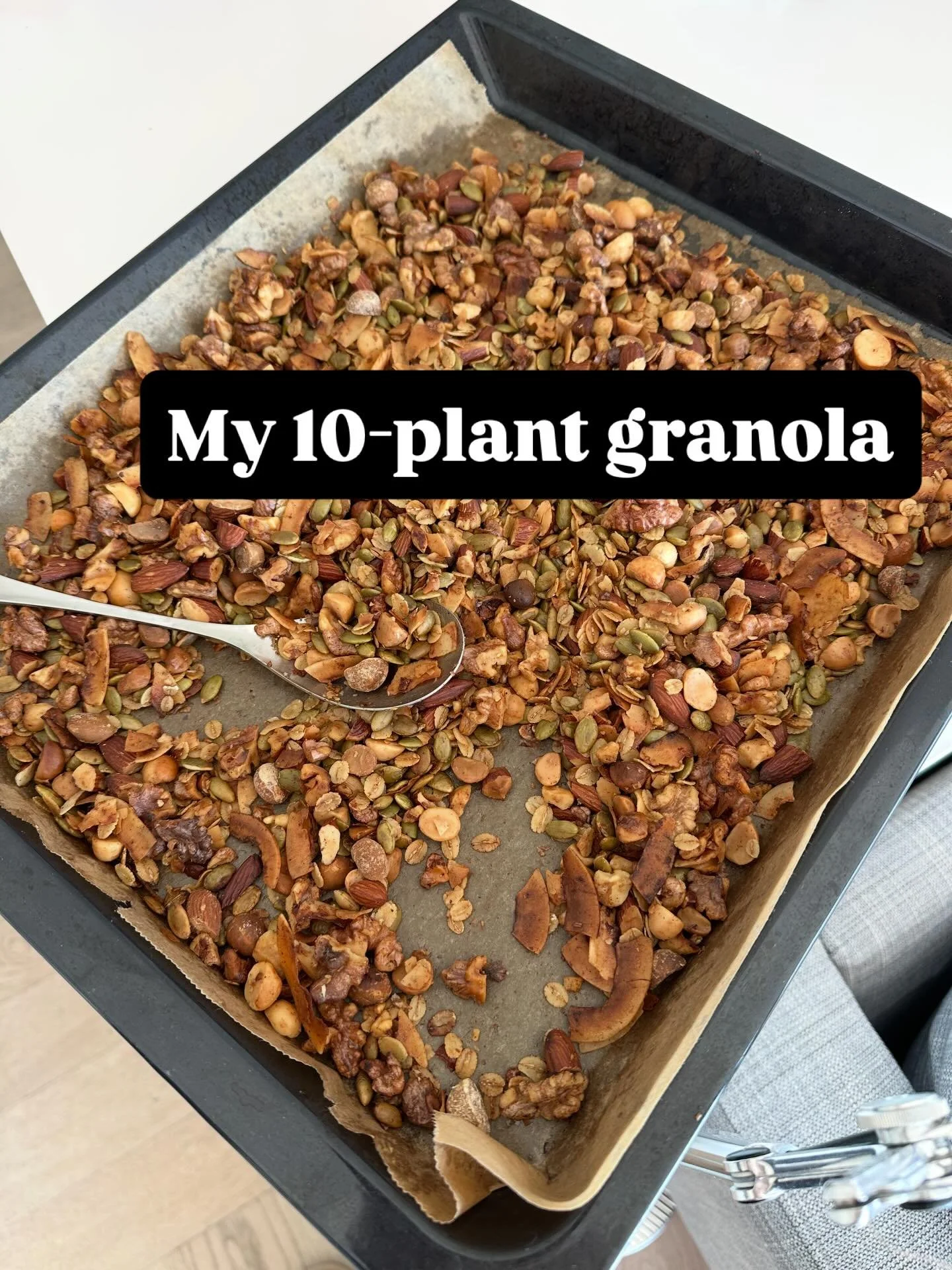 Ta dah! 
My 10-plant granola is super easy and ultra nutritious for gut and brain health. 
Find full recipe via my newsletter archive The Gut Makeover. 
No sugar - but the vanilla and cinnamon make it sing. 
And I&rsquo;ll probably add a few dried cr