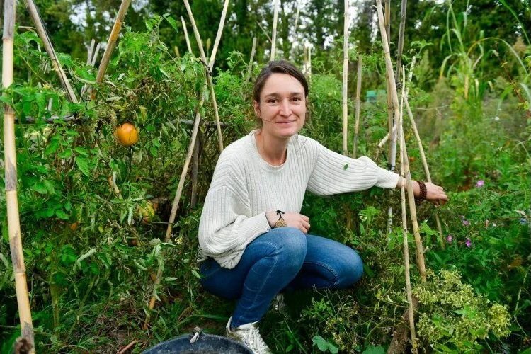 Le Dauphiné : “Elle récolte 12 000 € pour racheter des terres amazoniennes sacrées et les rendre aux peuples chassés”