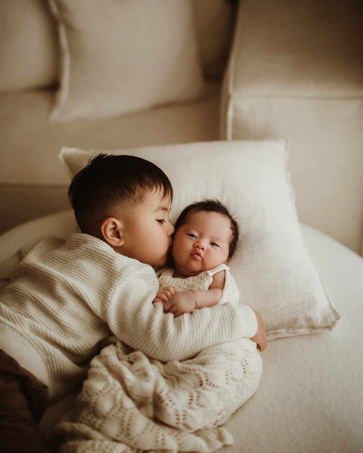 Honest, homey &amp; heart humming newborn images 

Captured in my Mosman studio 

A space carefully styled by me, with a wardrobe curated thoughtfully with 20 years of experience capturing families 

A mother of three, experienced with over 2000+ new