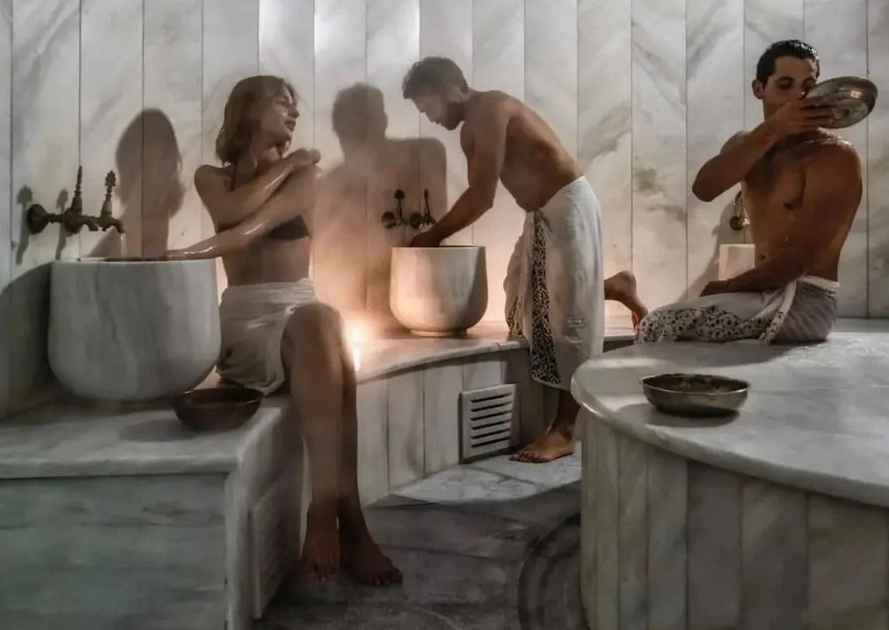 Wellness Rituals ✨ A Turkish bath, called hammam, is a wellness ritual that has been around since the 7th Century. The ritual was born from the cultural importance of having places of extreme cleanliness, where purifying the body went hand-in-hand wi