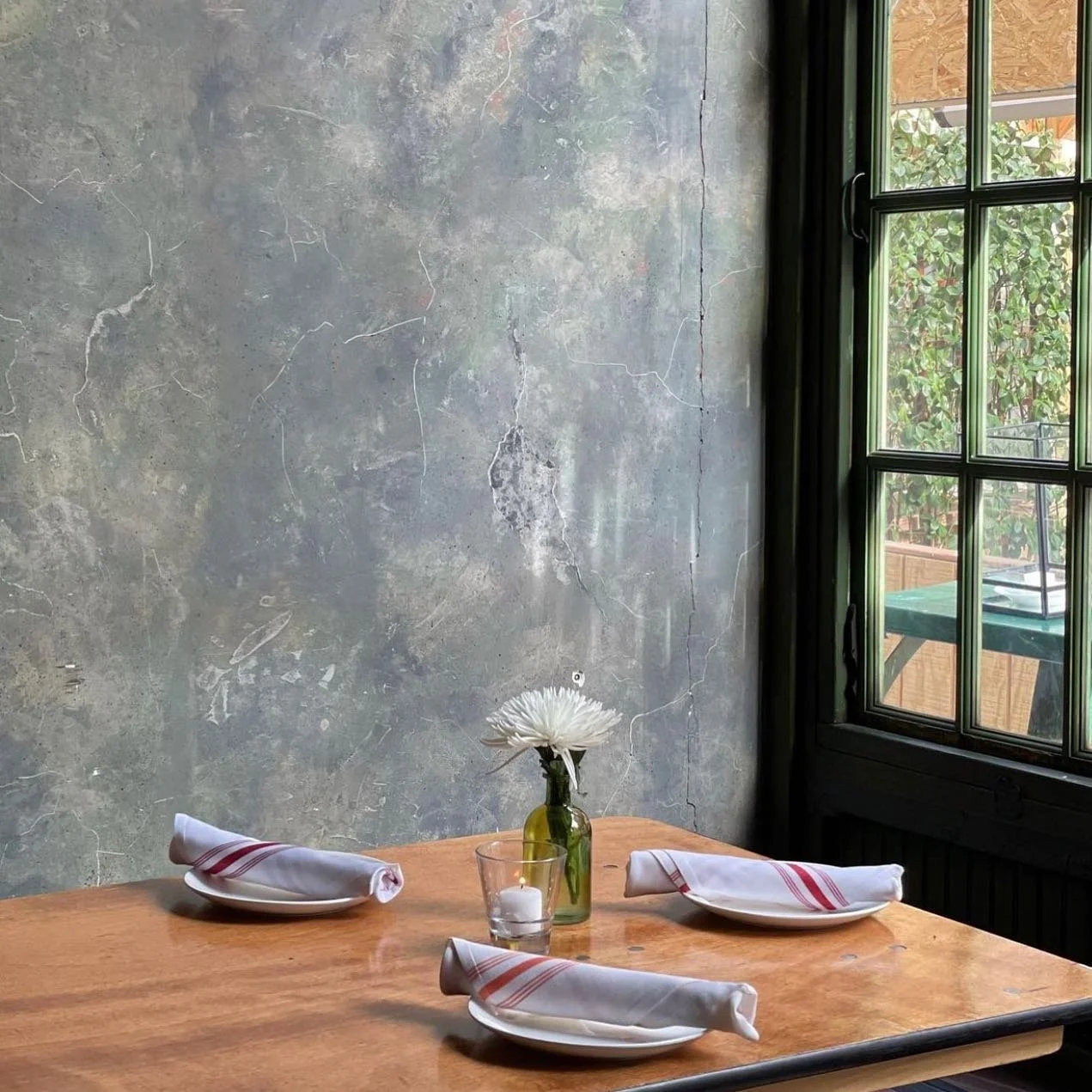 Curated Tastes: @littlerascalnyc // desirable ambiance, insatiable flavors, sensible tunes.