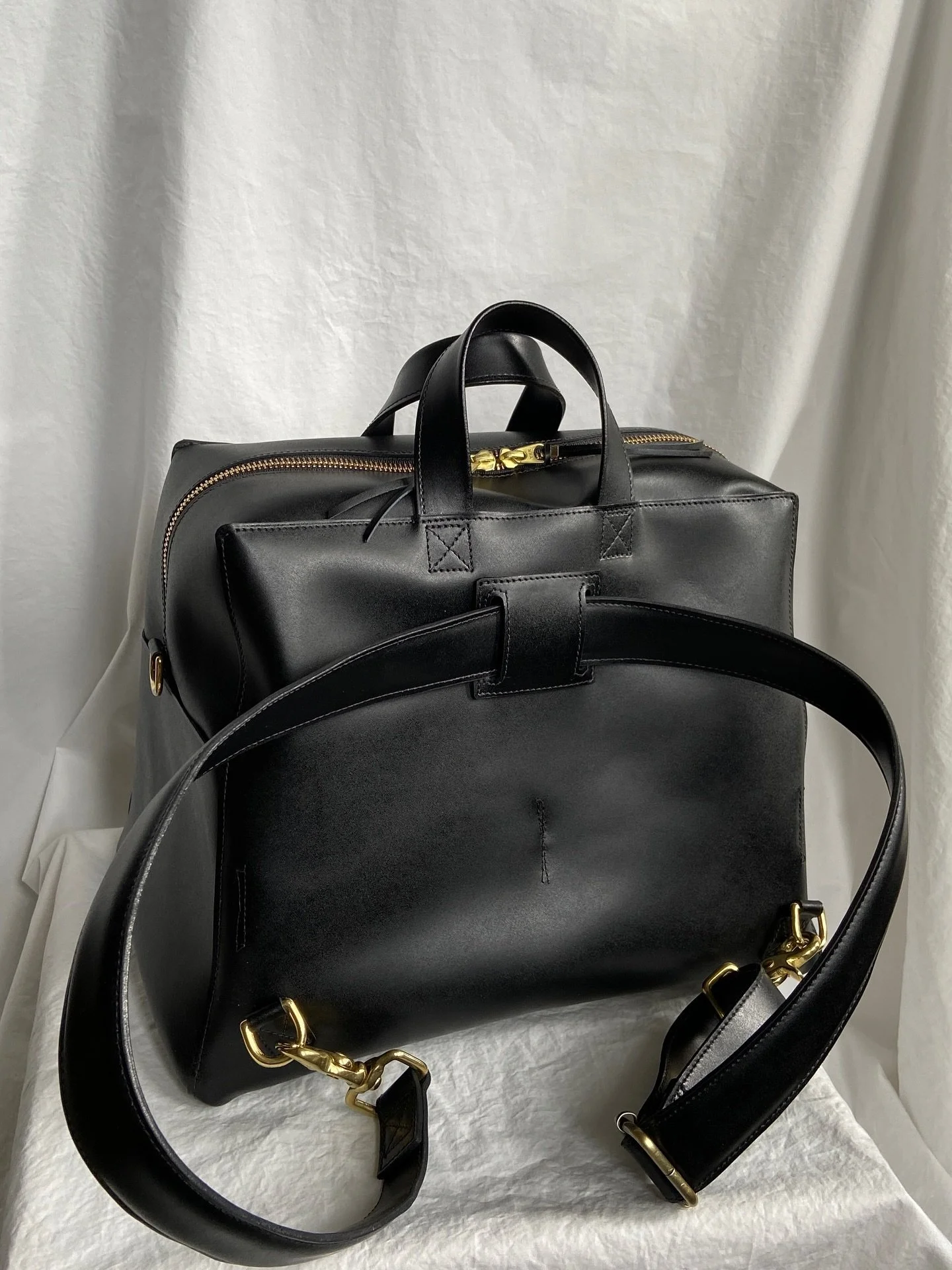 Another custom baby bag finished. This one&rsquo;s crafted from jet black leather with stunning and durable brass hardware. Designed to wear two ways: as a backpack or cross-body.
⠀⠀⠀⠀
Now booking custom projects. Start the process at melomeloleather
