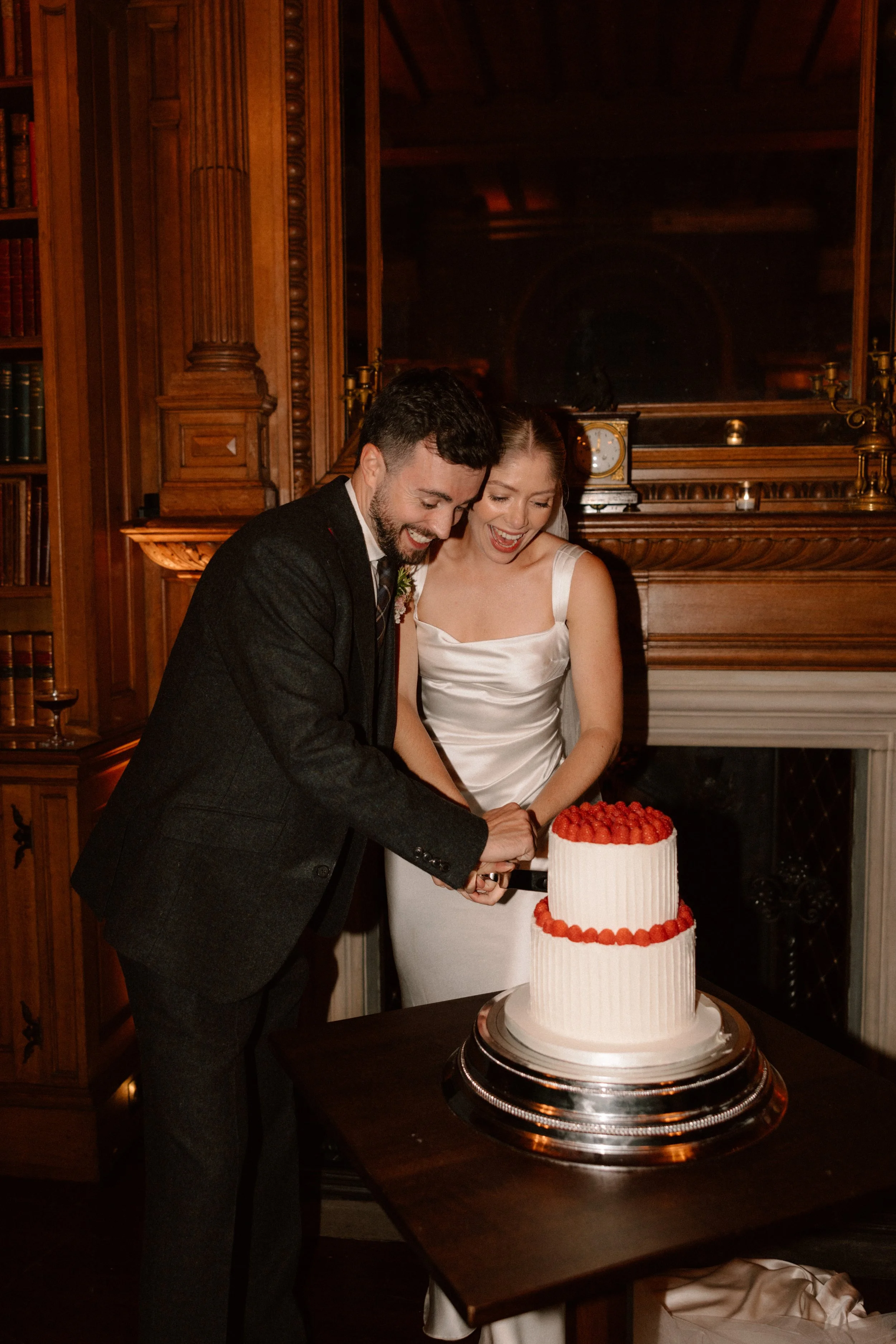 Barnbougle-Castle-Wedding-Library-Room-Cake-Cutting-2