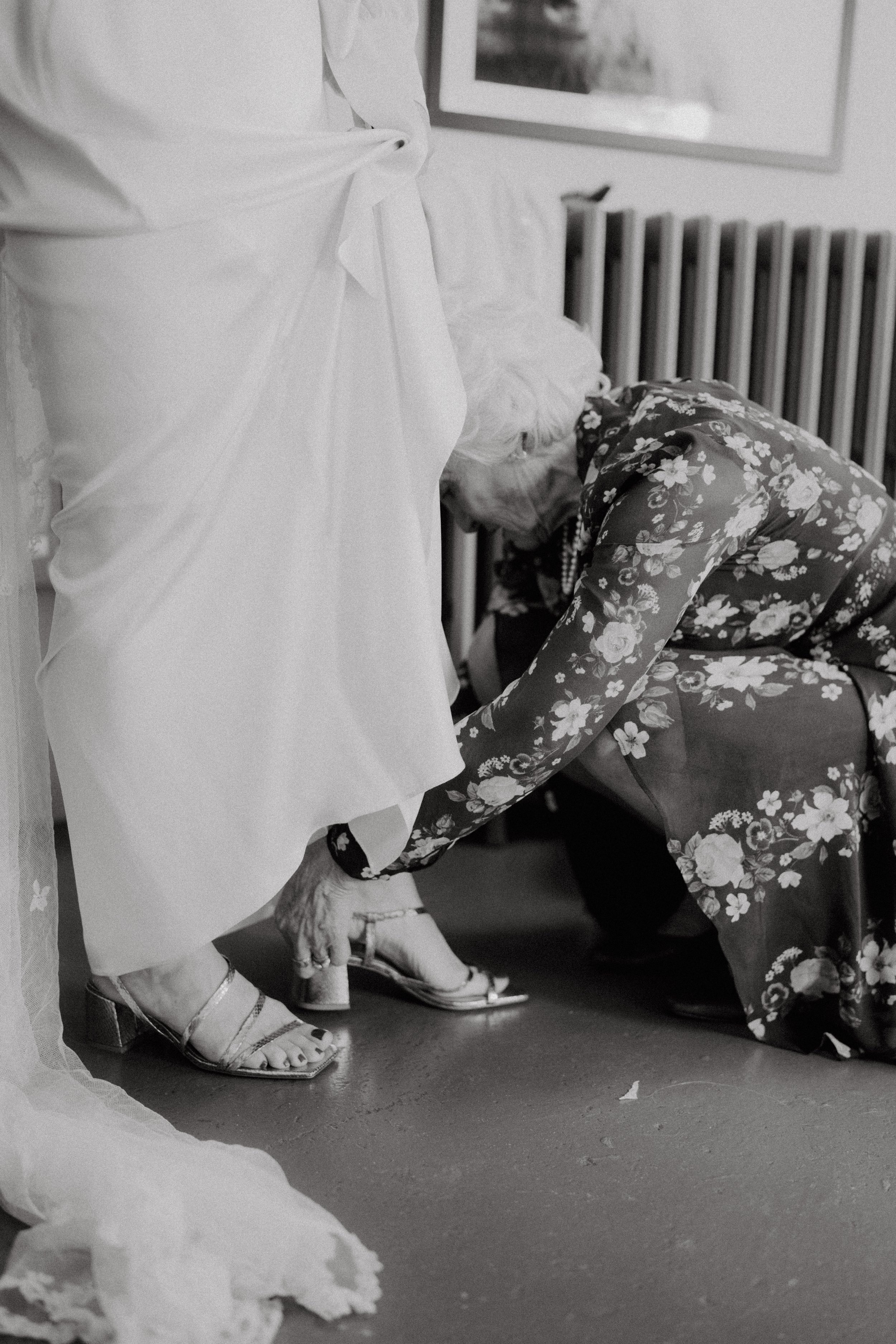 Lottie-&-Ed-Wotton-Under-Edge-Wedding-Joe-Hall-25.jpg