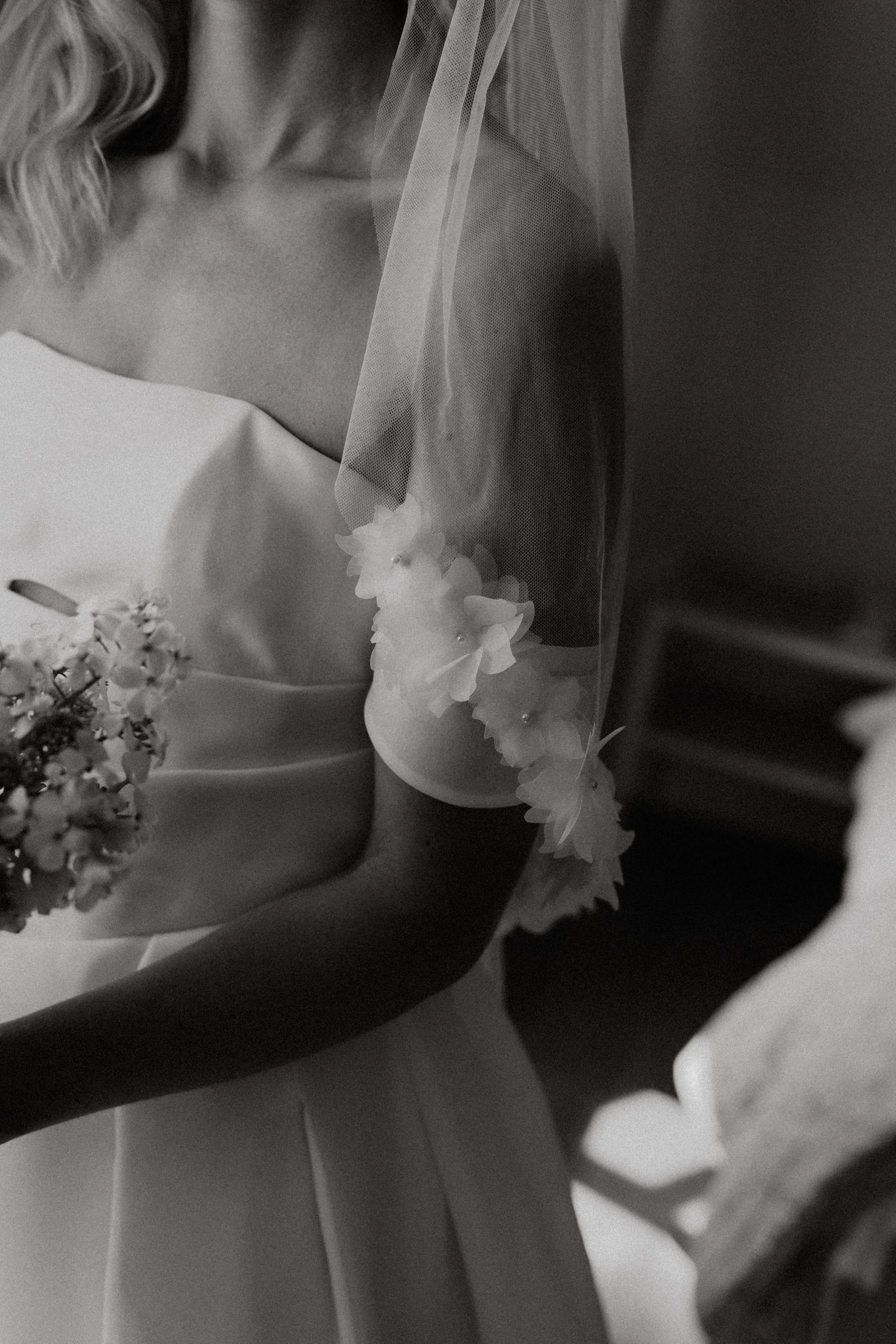 Maisie-&-Ollie-Gate-Street-Barn-Wedding-Bridal-Prep-Digital-and-Film-7.jpg