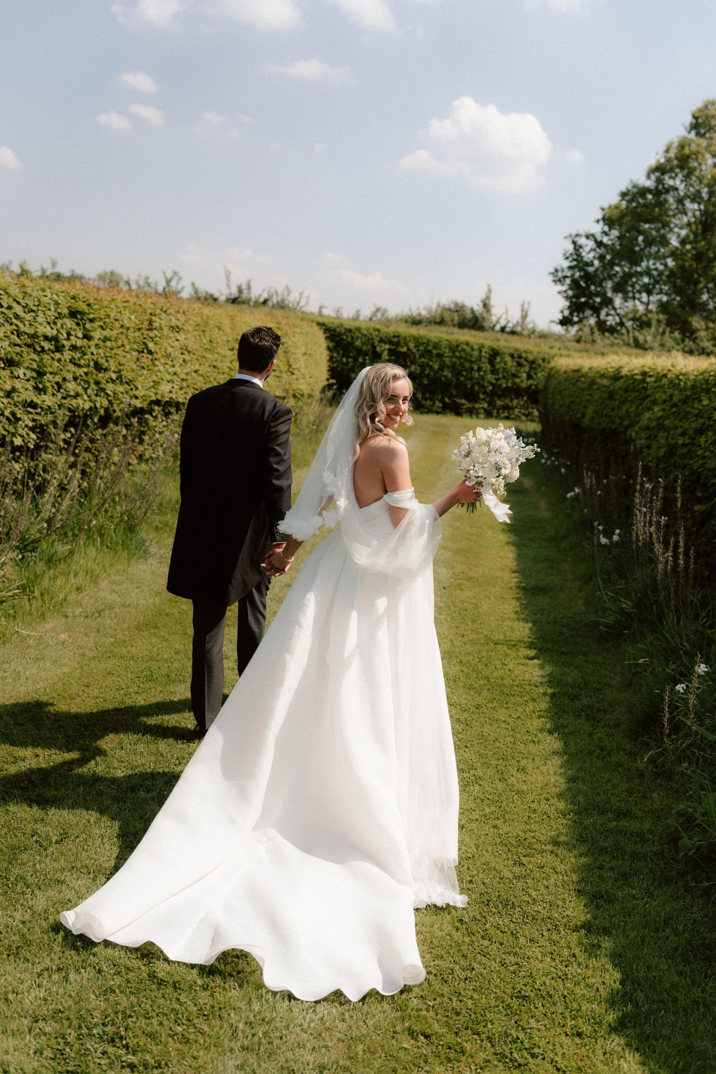 Maisie-&-Ollie-Gate-Street-Barn-Wedding-Couple-Photos-Afternoon-Digital-and-Film-4.jpg