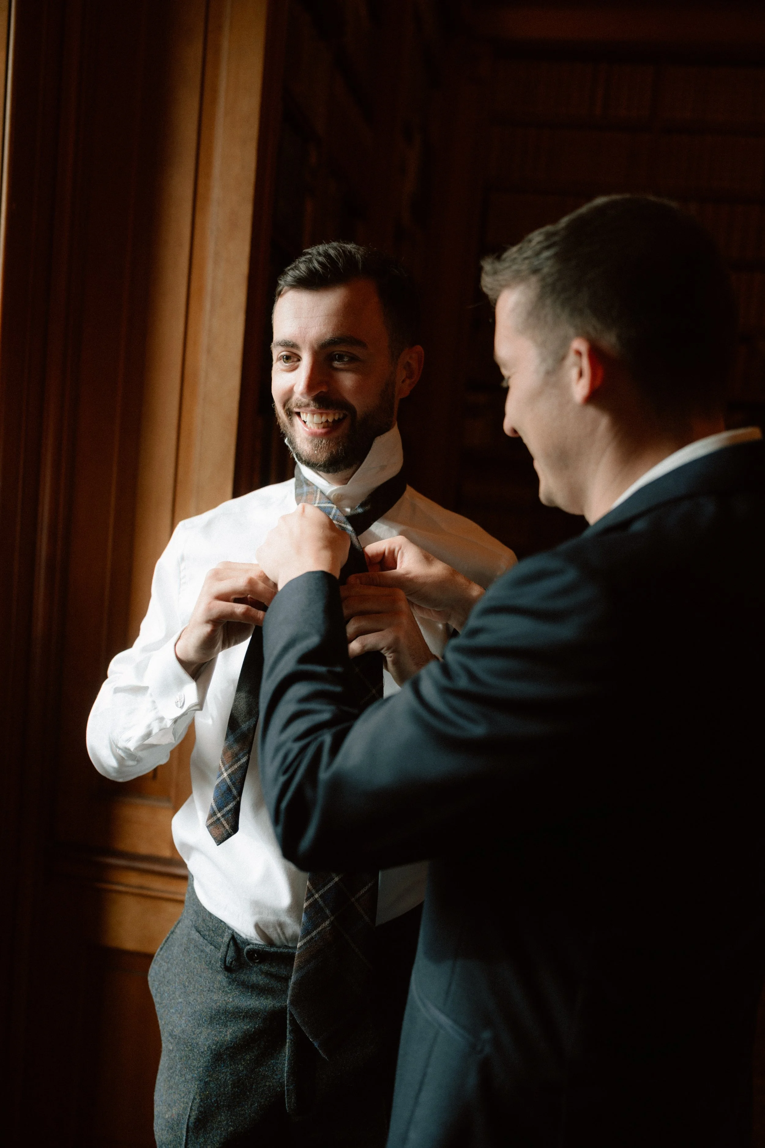 Barnbougle-Castle-Wedding-Groomsmen-Getting-Ready-2.jpg