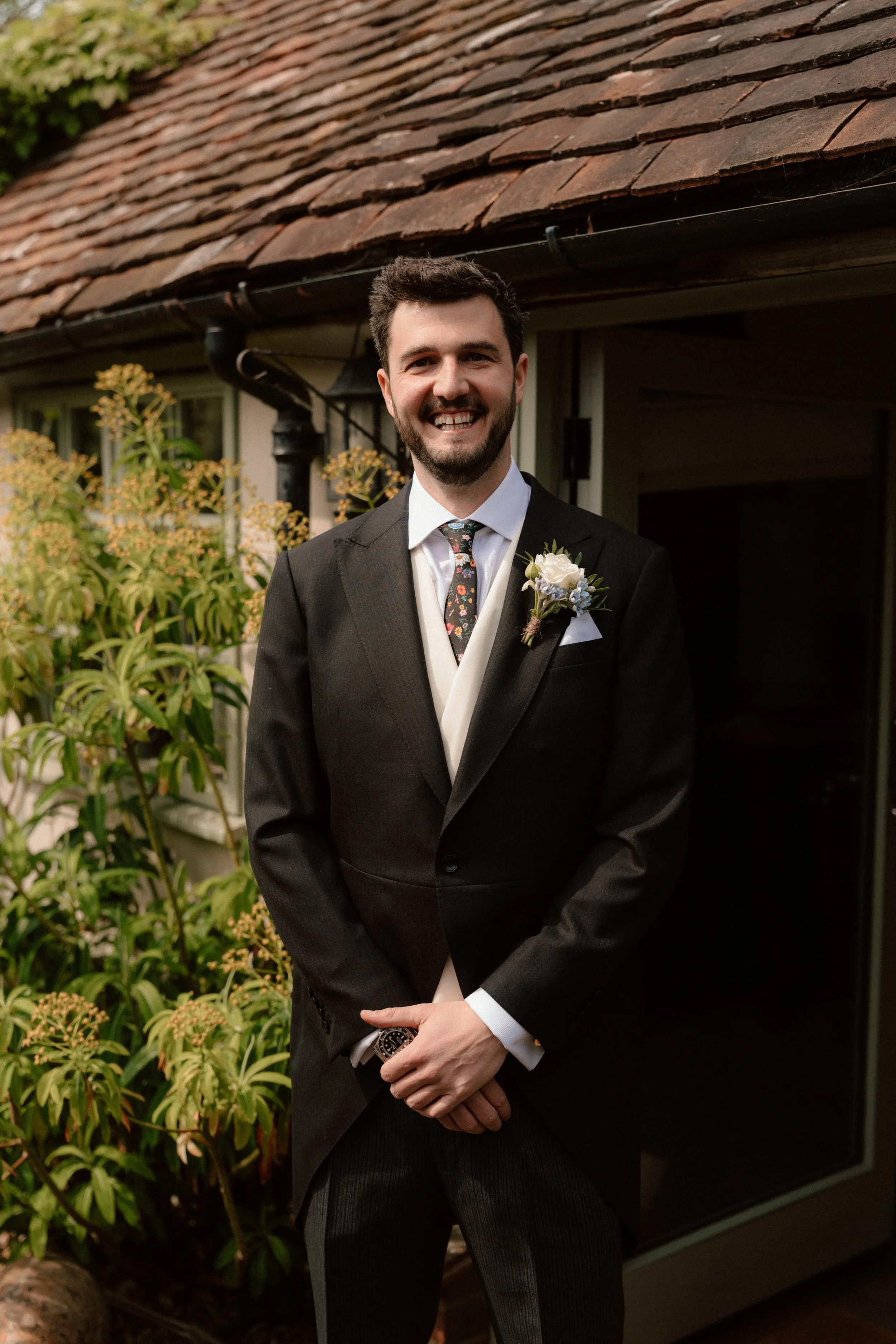 Maisie-&-Ollie-Gate-Street-Barn-Wedding-Groom-Prep-Digital-and-Film-13.jpg