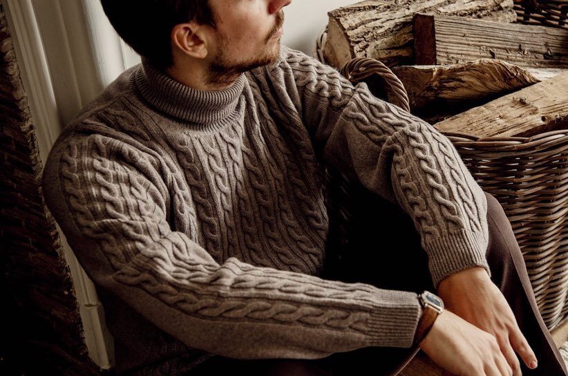 Introducing our new Custom Knitwear. We use the highest quality virgin merino wool, cashmere and cashmere/silk blend to make the most dreamy sweaters, polos and t-shirts that fit perfectly. 

Message us to schedule a consultation!