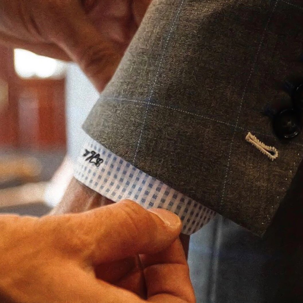 At Alessandro Pir&egrave;s we believe that custom clothing doesn't just end with the perfect fit; It's all in the details.

All of our custom shirts come with a special monogram of your choosing.

Planning on buying a suit? Why not add a contrasting 