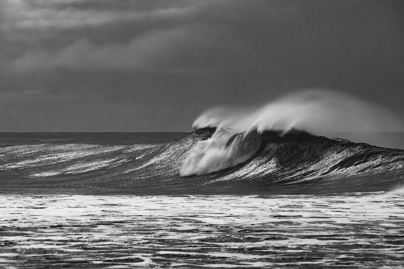 blackandwhite_wave_wall_art_image.jpg