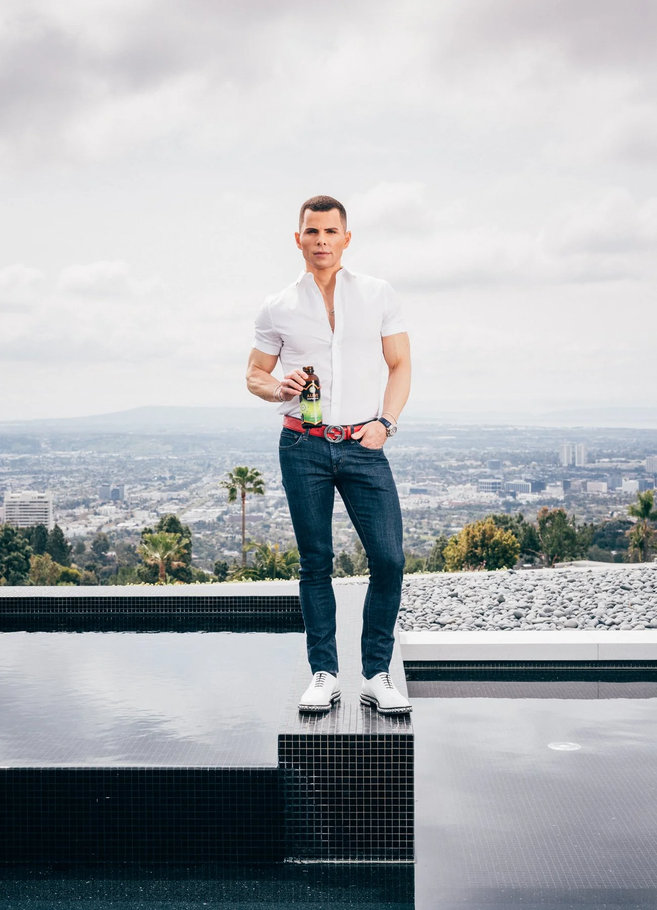 GT Dave, founder of GTS Kombucha at his house photographed by Jonas Jungblut.