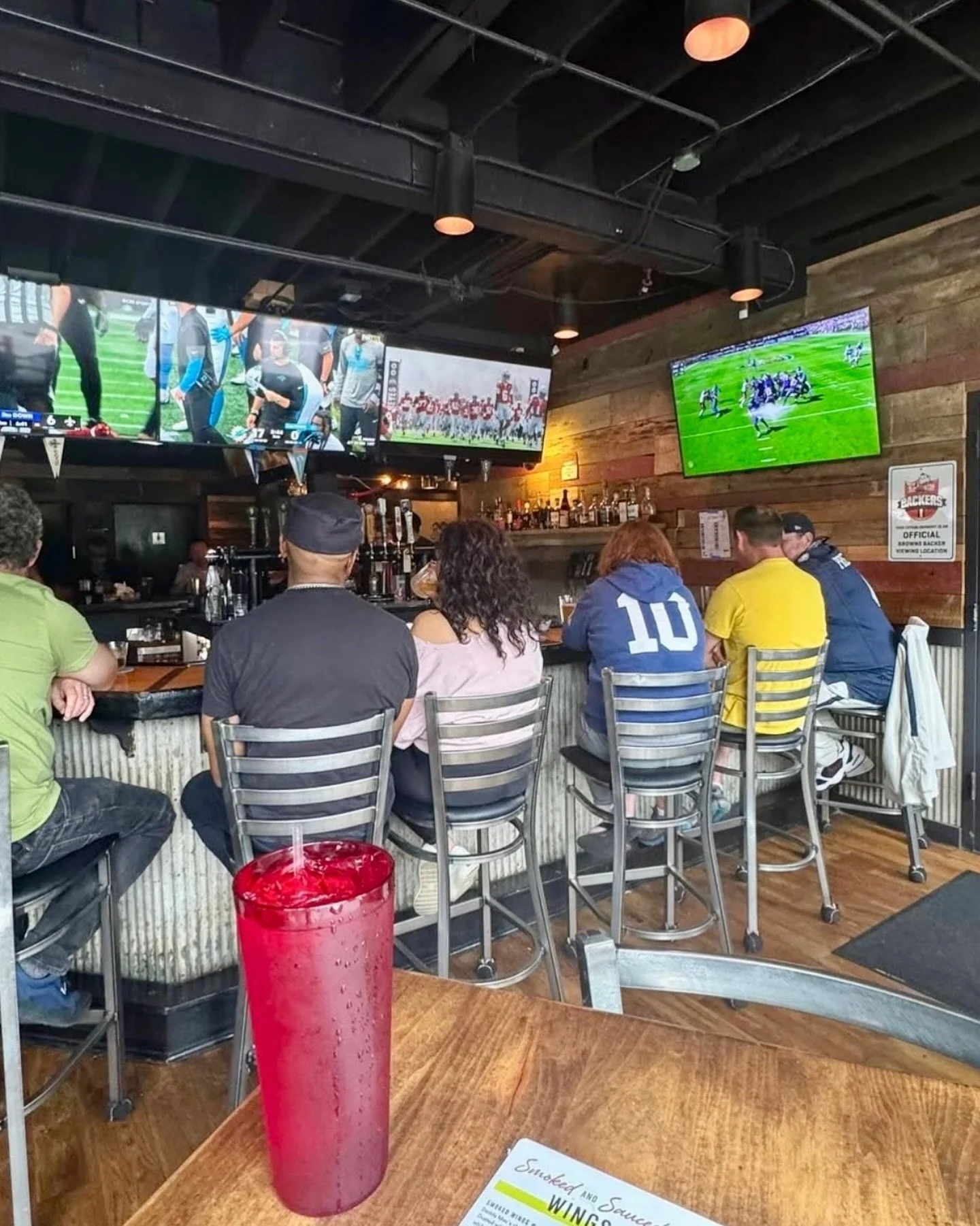 NFL Sunday Funday! 🏈

We&rsquo;ve got $4 Bud, BL, Ultra Aluminums and $6 mimosas. We can&rsquo;t promise a win, but we can promise a good time. 🍻