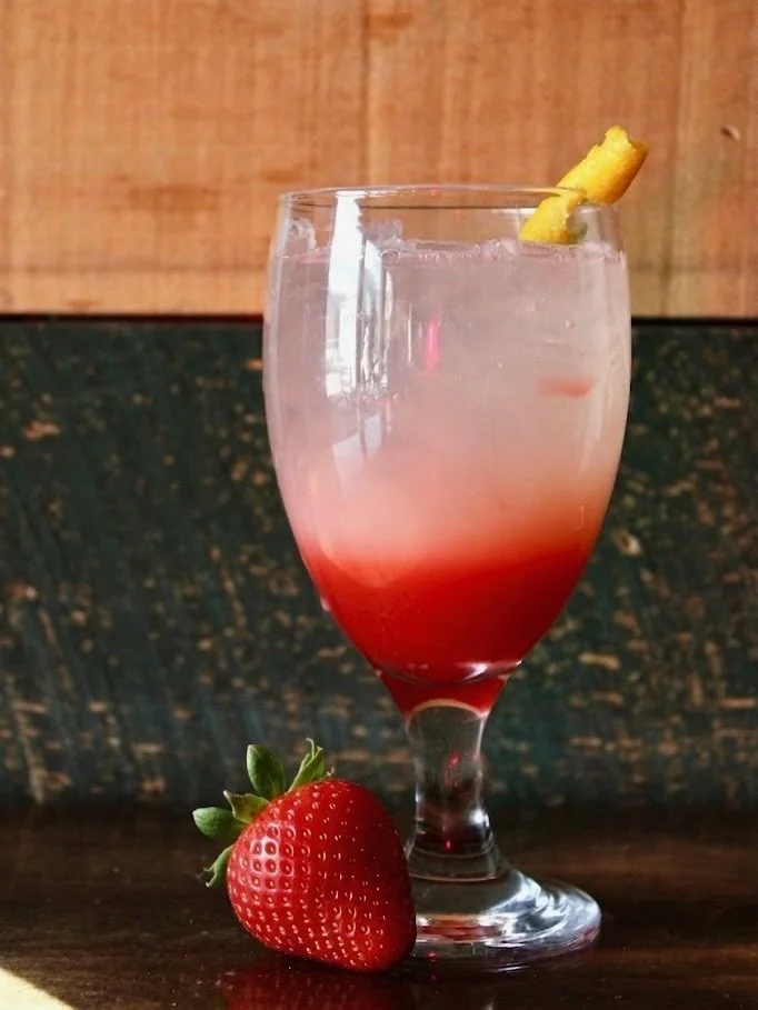 It&rsquo;s strawberry season at Daddy Mac&rsquo;s! Sip on some springtime flavors with some of our new cocktails.

🍓 Strawberry Aperol Spritz
🍓 Strawberry Basil Mule 
🍓 Strawberry Creamsicle
&nbsp;
Plus, don&rsquo;t miss our Bloody Mary Bar in a J