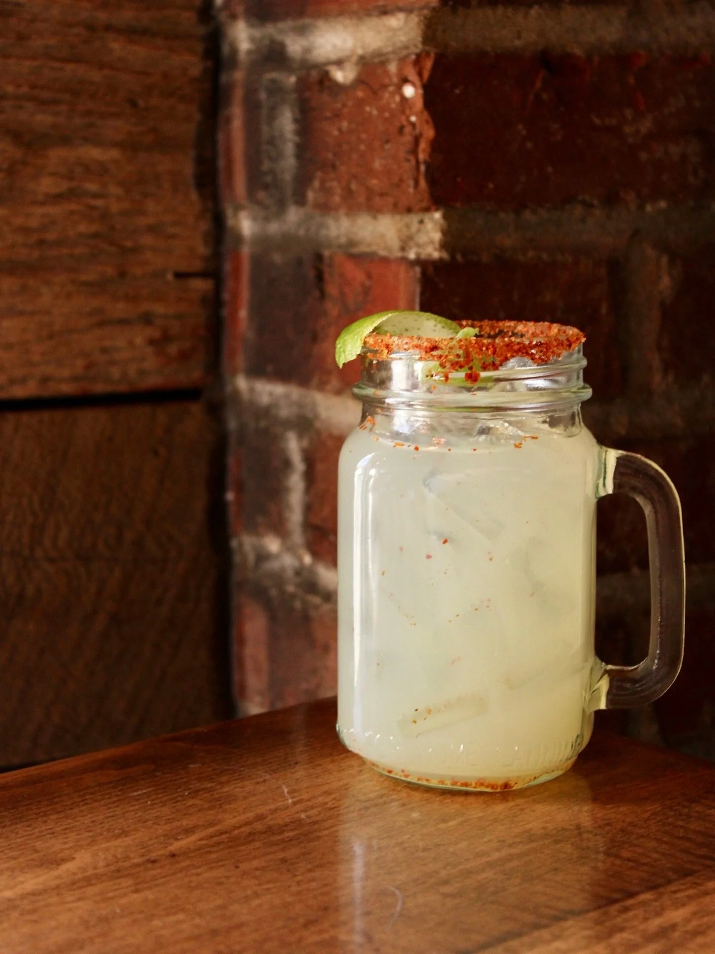 Fridays are for live music and cocktails. @redbudbluegrass takes over the Daddy Mac&rsquo;s stage at 9pm!
&nbsp;
We&rsquo;ve got some fresh cocktails for you to sip on and late night food until midnight!
🥒 Summer Splash: Espol&ograve;n Blanco, peppe