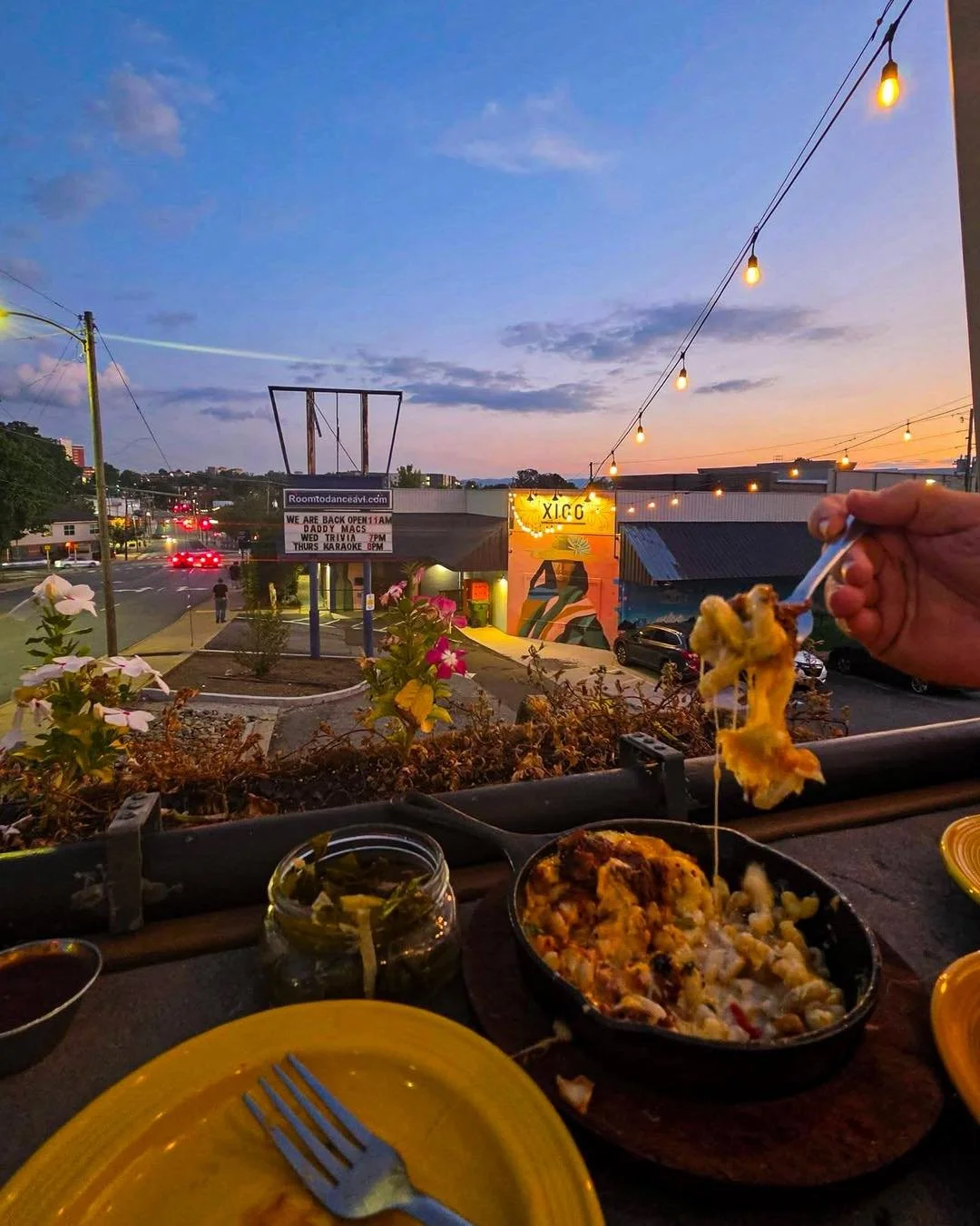 We're pumped for fall weekends on the patio. Trivia starts tonight at 7pm! 🍂