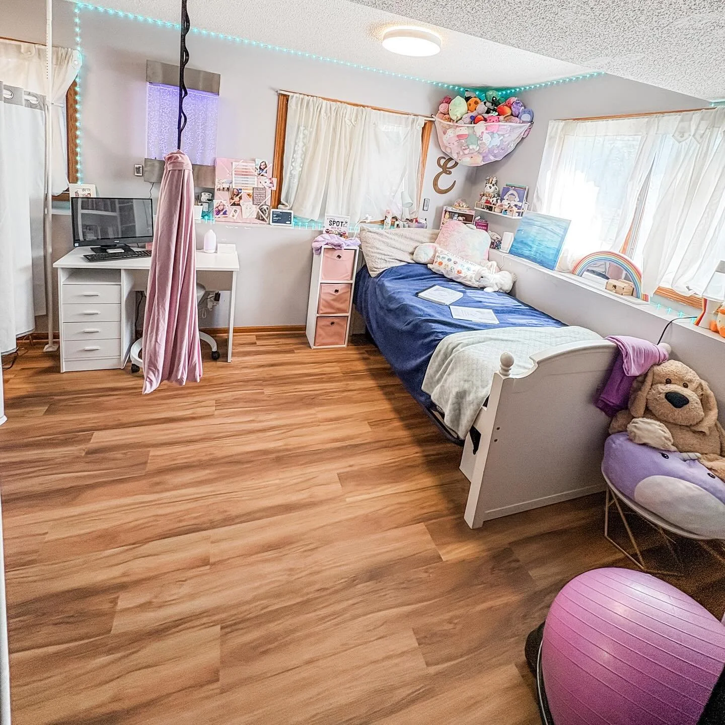 ✨ Before ➡️ After: Sensory Oasis Edition! ✨
We turned this bedroom into a calming, cozy retreat perfect for this teen who need a space to relax, recharge, and just be themselves. 💫

Soft textures, muted lights, sensory-friendly zones, and a touch of