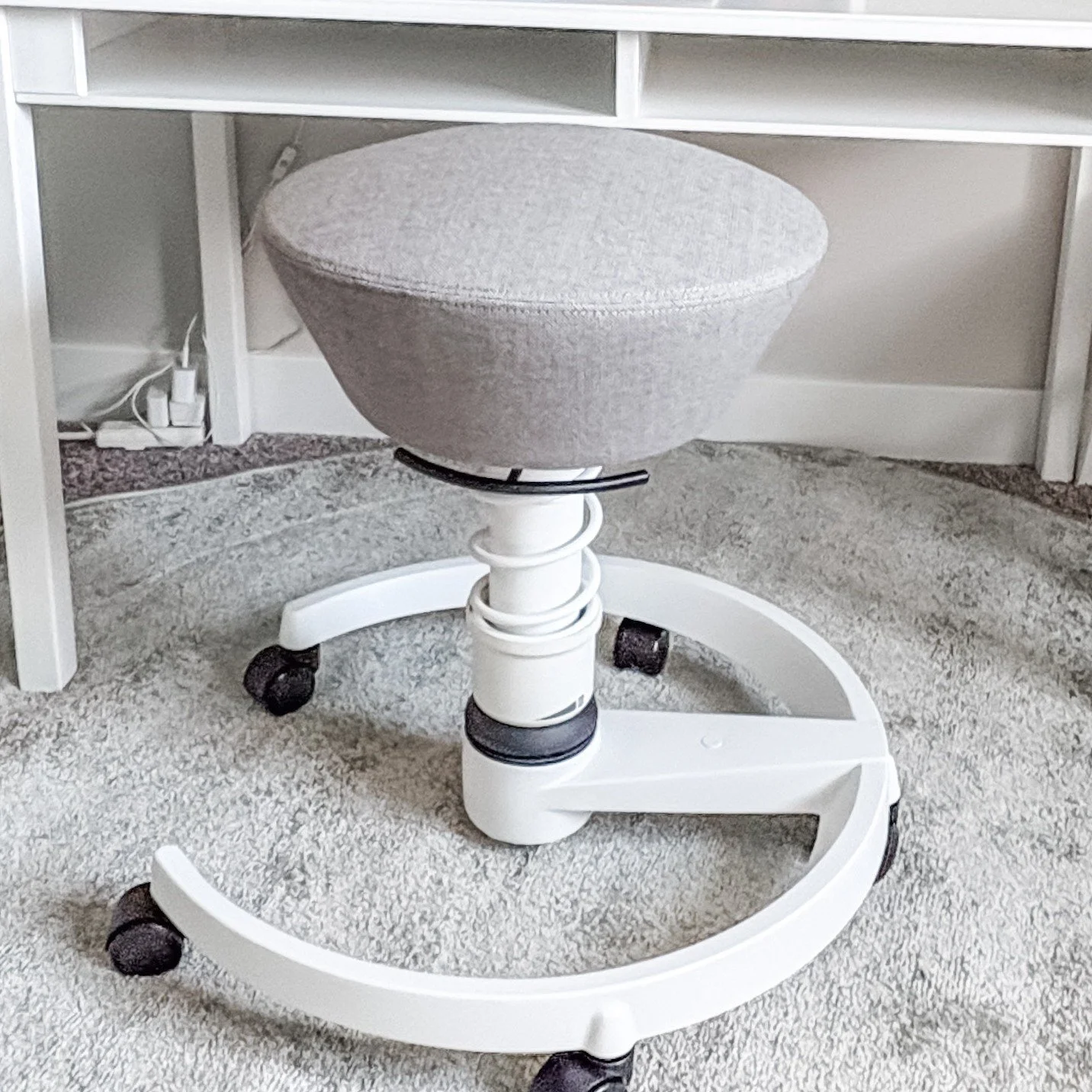 Looking for a way to boost focus, posture, and overall comfort for your child? A Swooper Chair is a game-changer!✨

🧠 **Enhances Concentration** 
- Dynamic movement helps kids stay focused and attentive.

💪 **Builds Core &amp; Back Strength** 
- Th