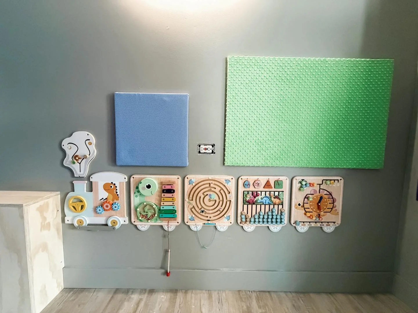 This isn&rsquo;t just a busy board train&hellip; it&rsquo;s much more. 🚂✨
It&rsquo;s fine motor development.
It&rsquo;s bilateral coordination.
It&rsquo;s problem-solving.
It&rsquo;s sensory exploration.
It&rsquo;s independent play.
It&rsquo;s regul